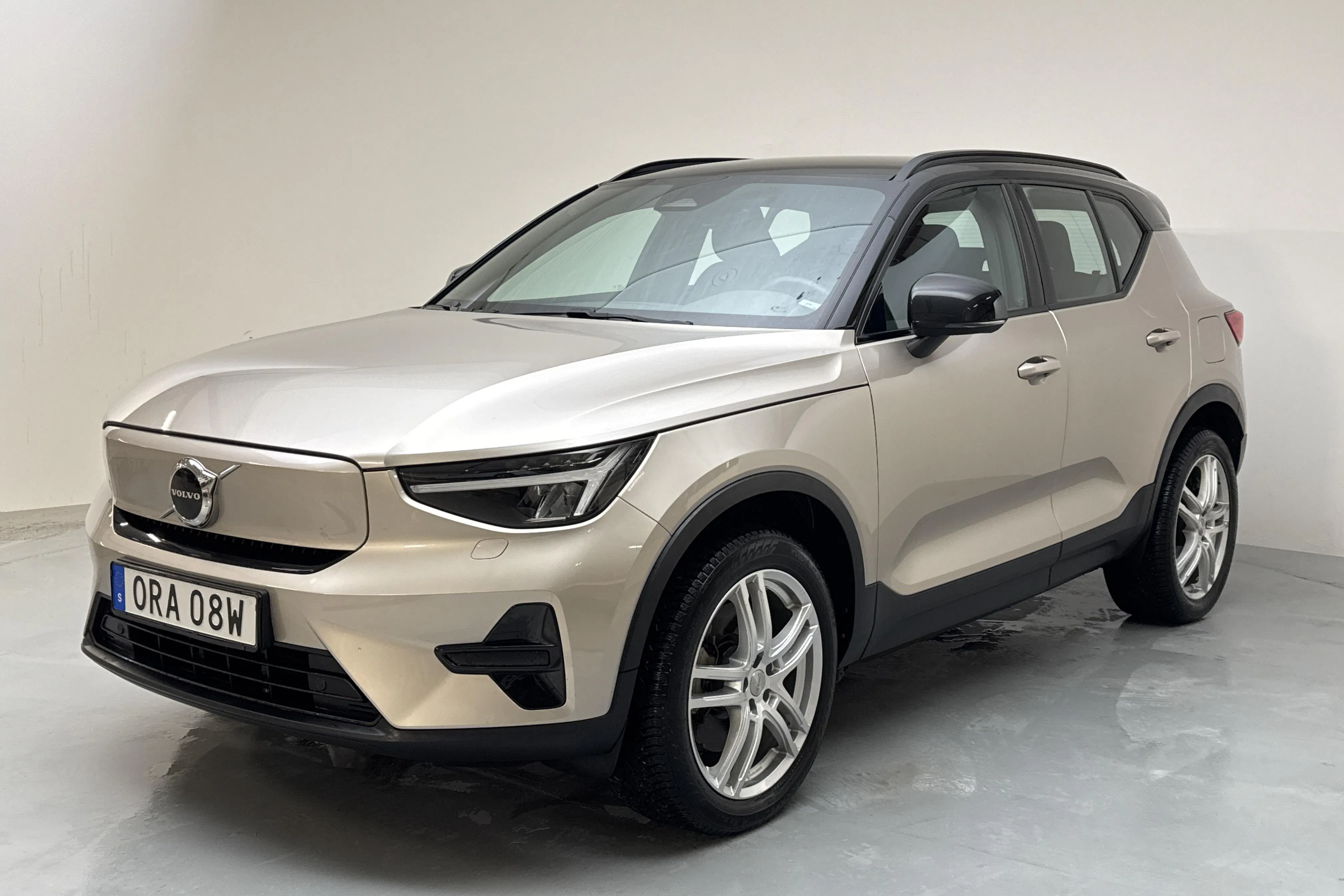 Presentation photo 1 of 18: Volvo XC40 P6 Recharge (231hk) - 61 510 km - Automatic - Light Grey - 2023