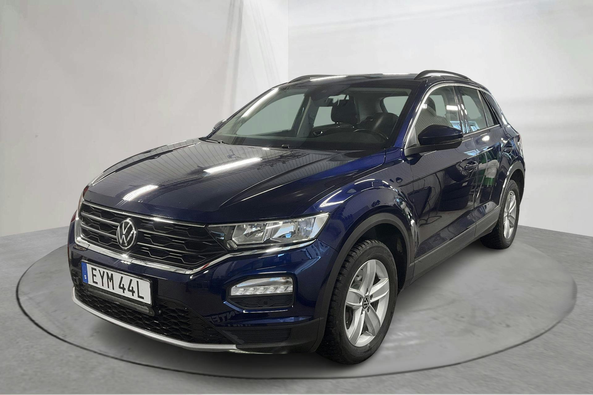 Presentationsfoto 1 av 15: VW T-Roc 2.0 TDI 4MOTION (150hk) - 15 703 mil - Automat - Dark Blue - 2021