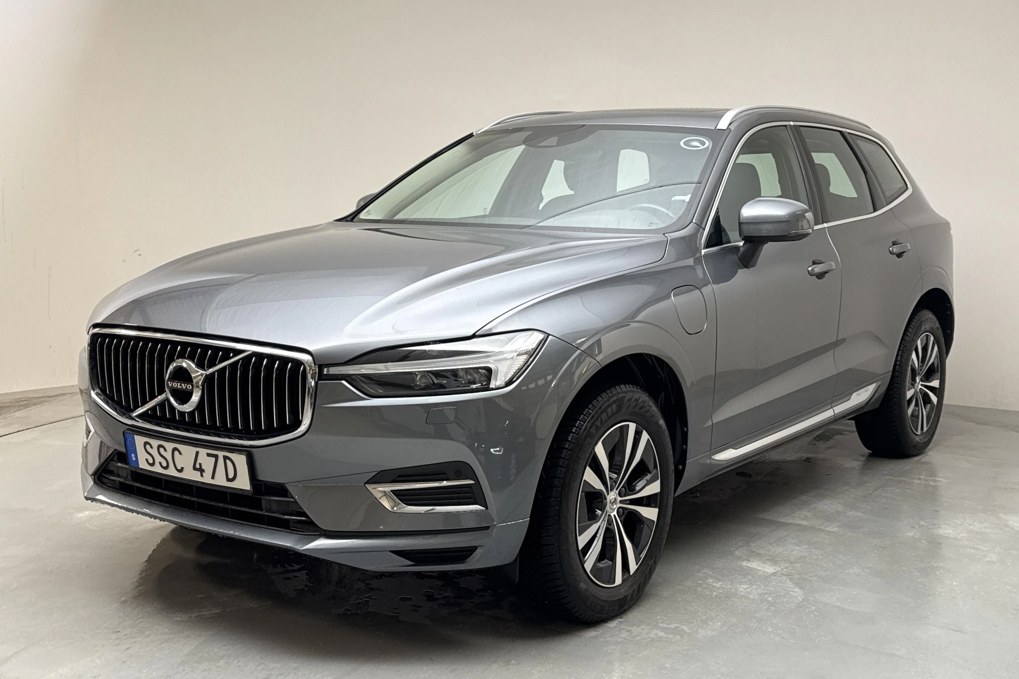 Presentationsfoto 1 av 23: Volvo XC60 T8 AWD Recharge (390hk) - 11 828 mil - Automat - grå - 2021