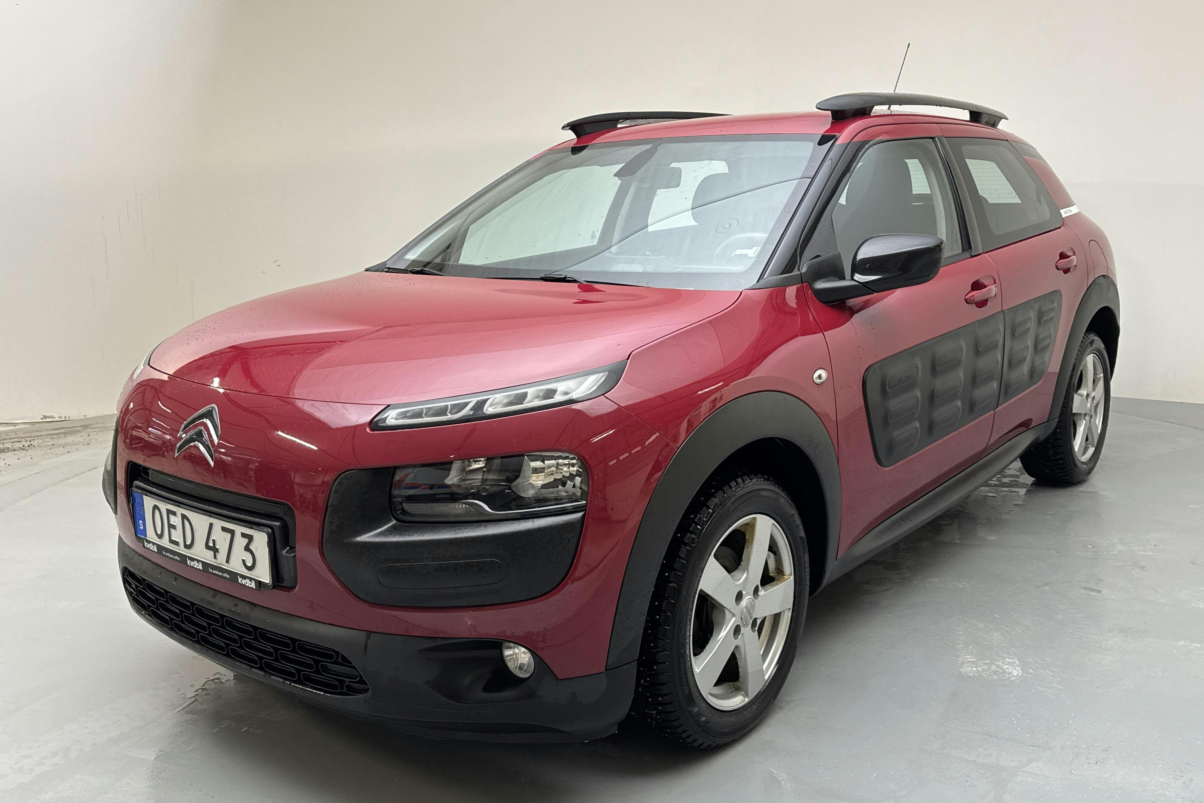 Presentation photo 1 of 13: Citroën C4 Cactus PureTech (82hk) - 136 310 km - Manual - red - 2016
