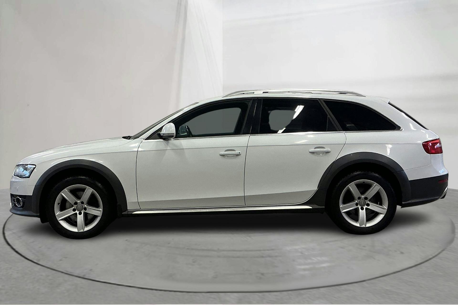 Presentation photo 2 of 14: Audi A4 Allroad 2.0 TDI Avant quattro (177hk) - 283 900 km - Automatic - white - 2014