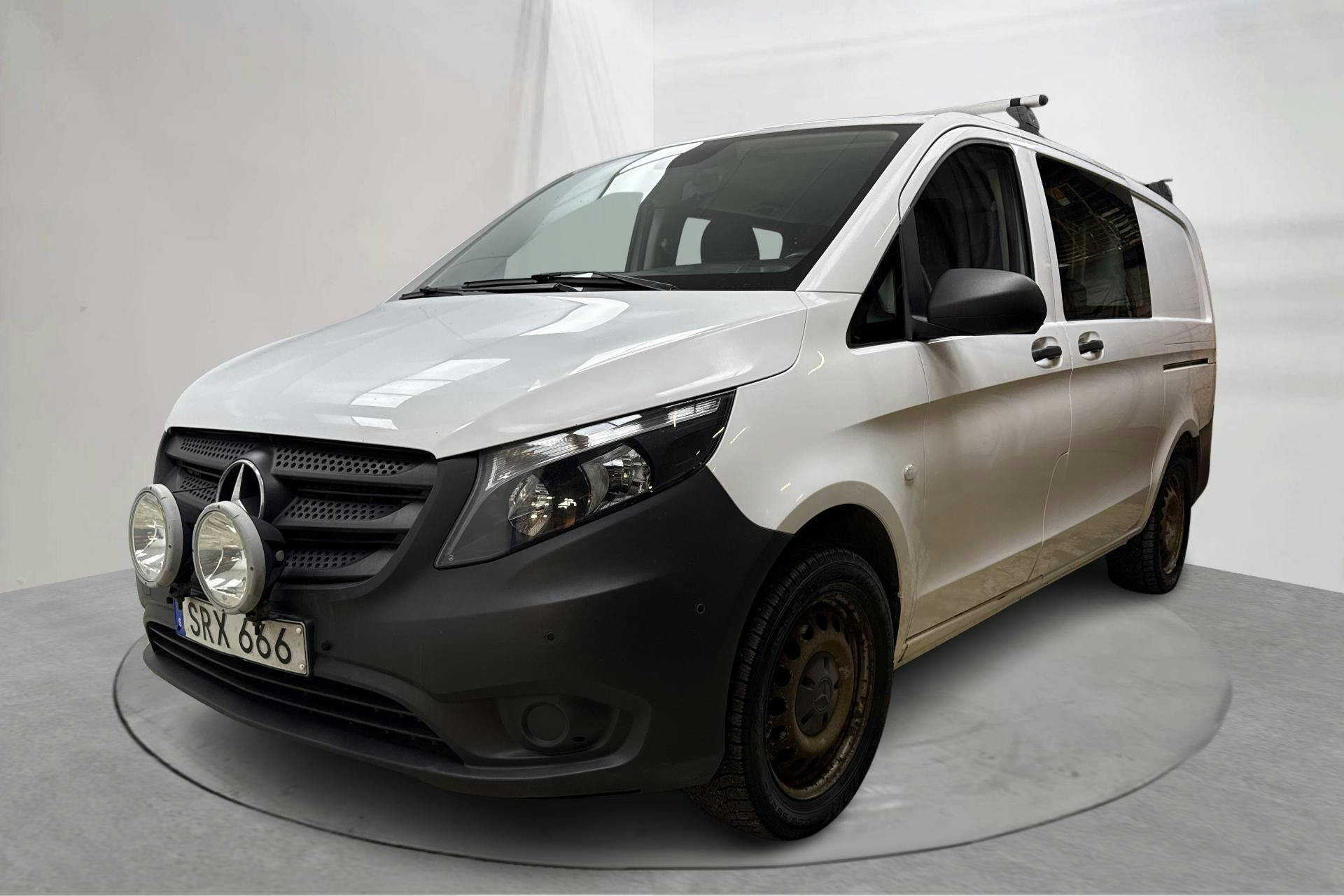 Presentationsfoto 1 av 18: Mercedes Vito Mixto 114 CDI 4MATIC W640 (136hk) - 9 657 mil - Automat - vit - 2018