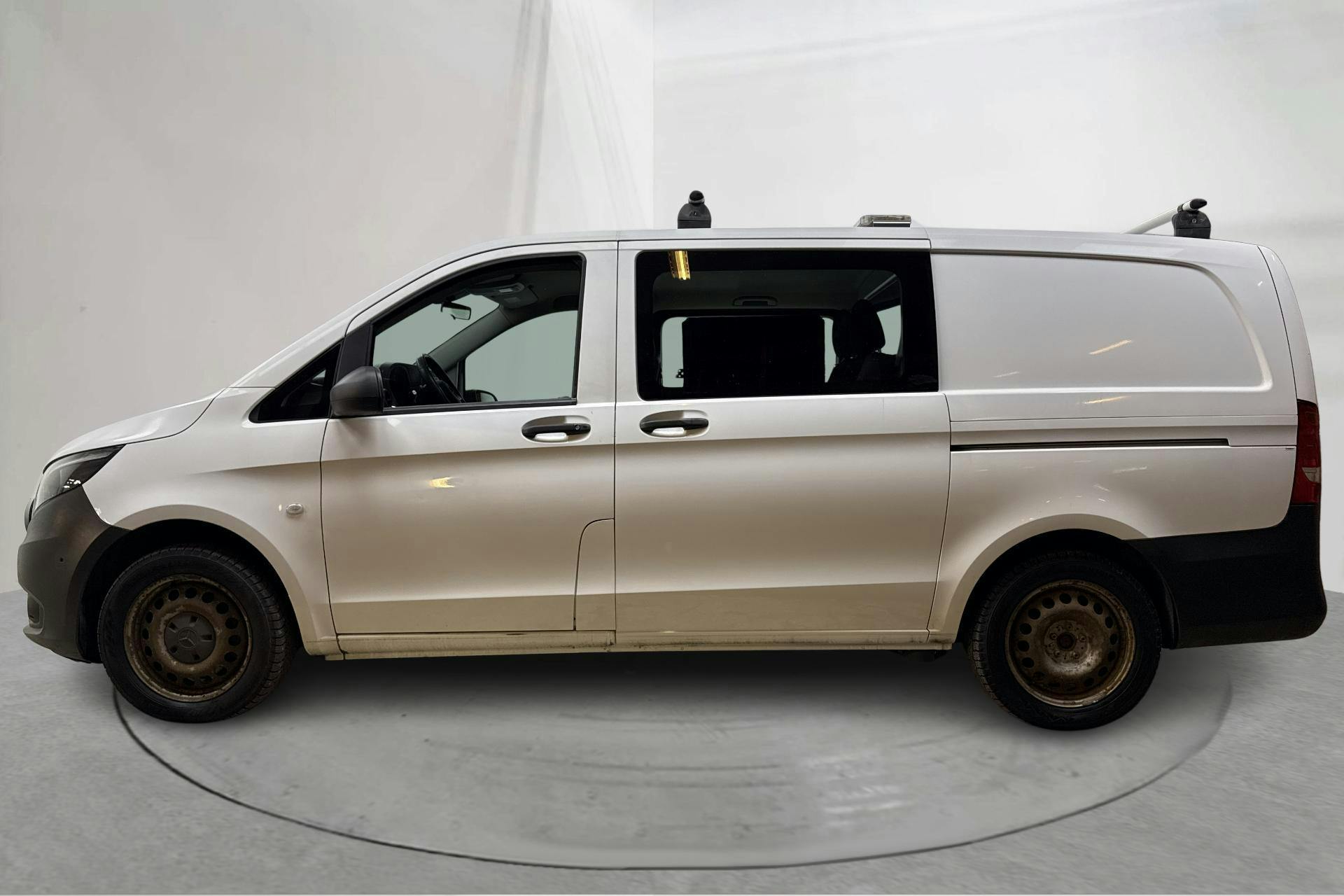 Presentationsfoto 2 av 18: Mercedes Vito Mixto 114 CDI 4MATIC W640 (136hk) - 9 657 mil - Automat - vit - 2018