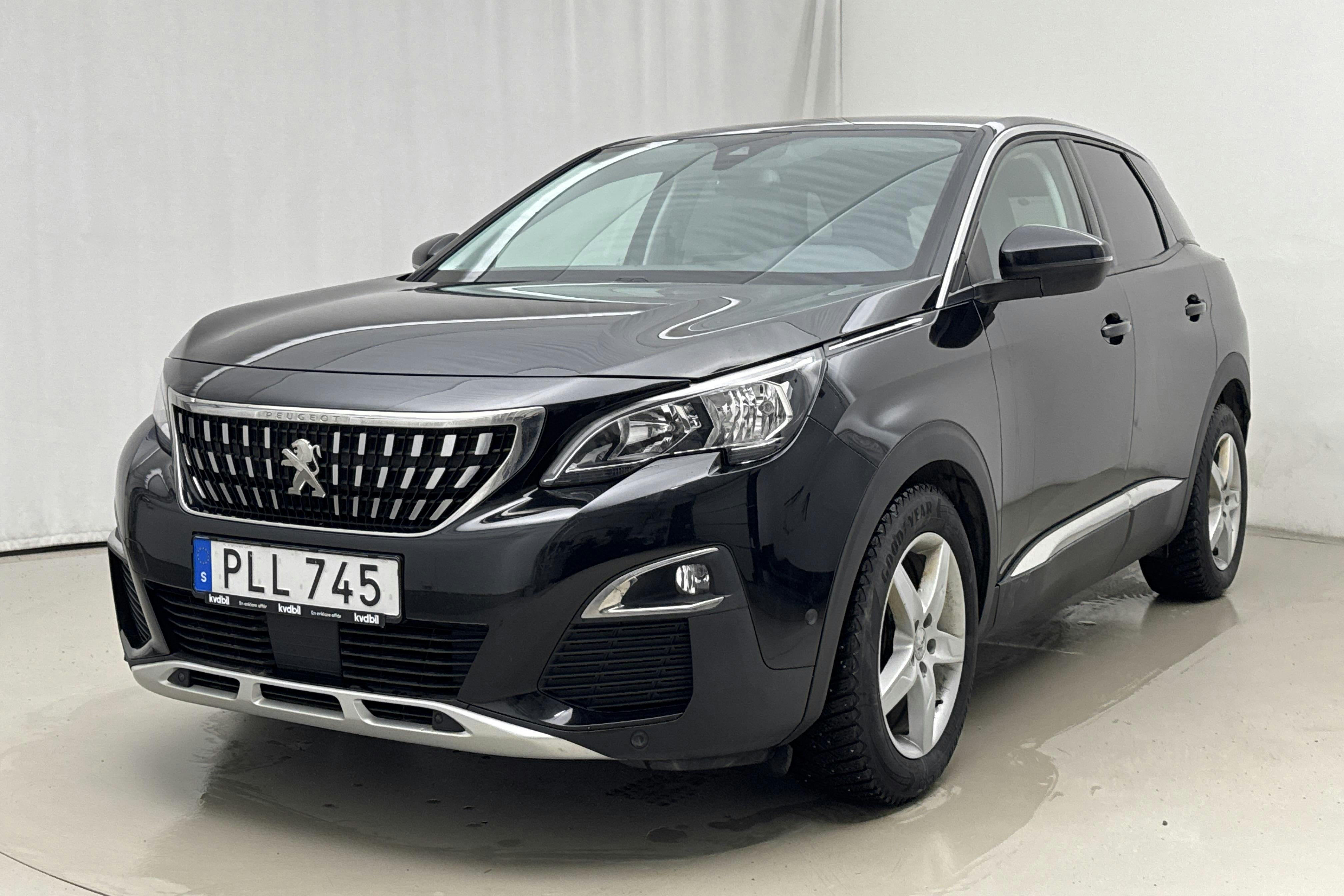 Præsentationsfoto 1 af 17: Peugeot 3008 1.2 PureTech (130hk) - 186 610 kilometer - Salgsautomat - Sort - 2017