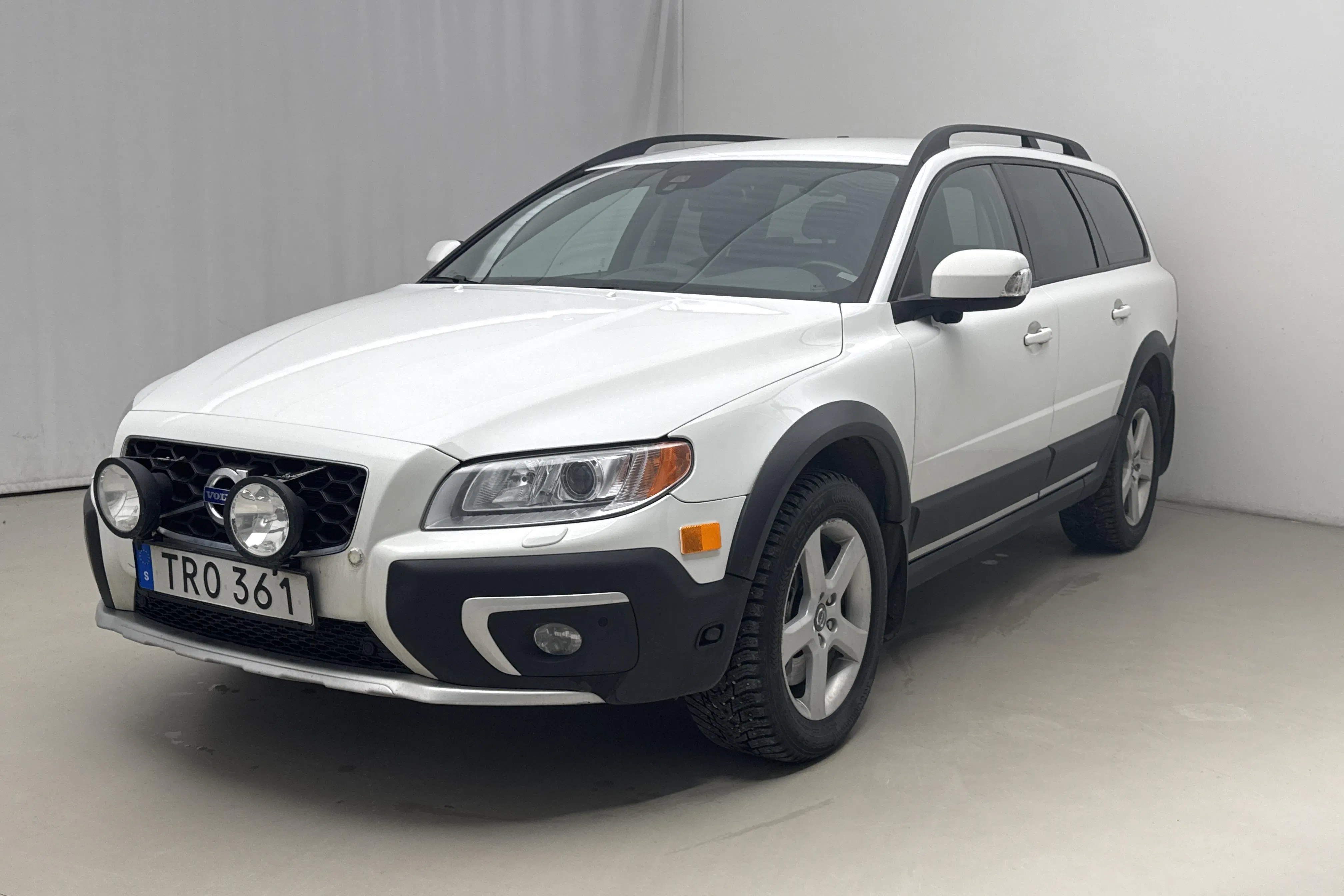 Presentationsfoto 1 av 12: Volvo XC70 II D5 AWD (215hk) - 25 142 mil - Automat - vit - 2014