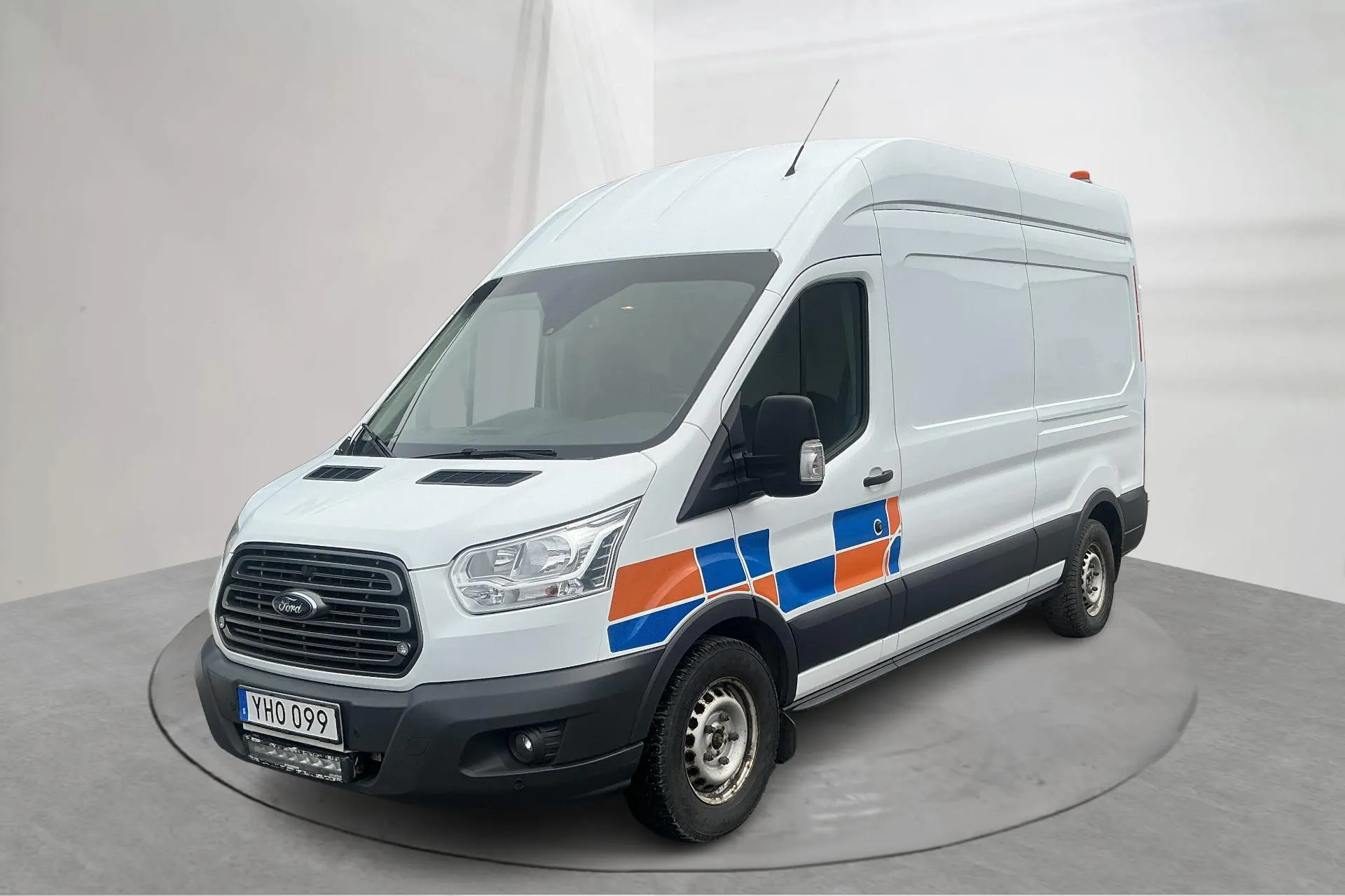 Presentation photo 1 of 15: Ford Transit 350 2.0 TDCi 2WD Skåp (170hk) - 219 480 km - Manual - white - 2017
