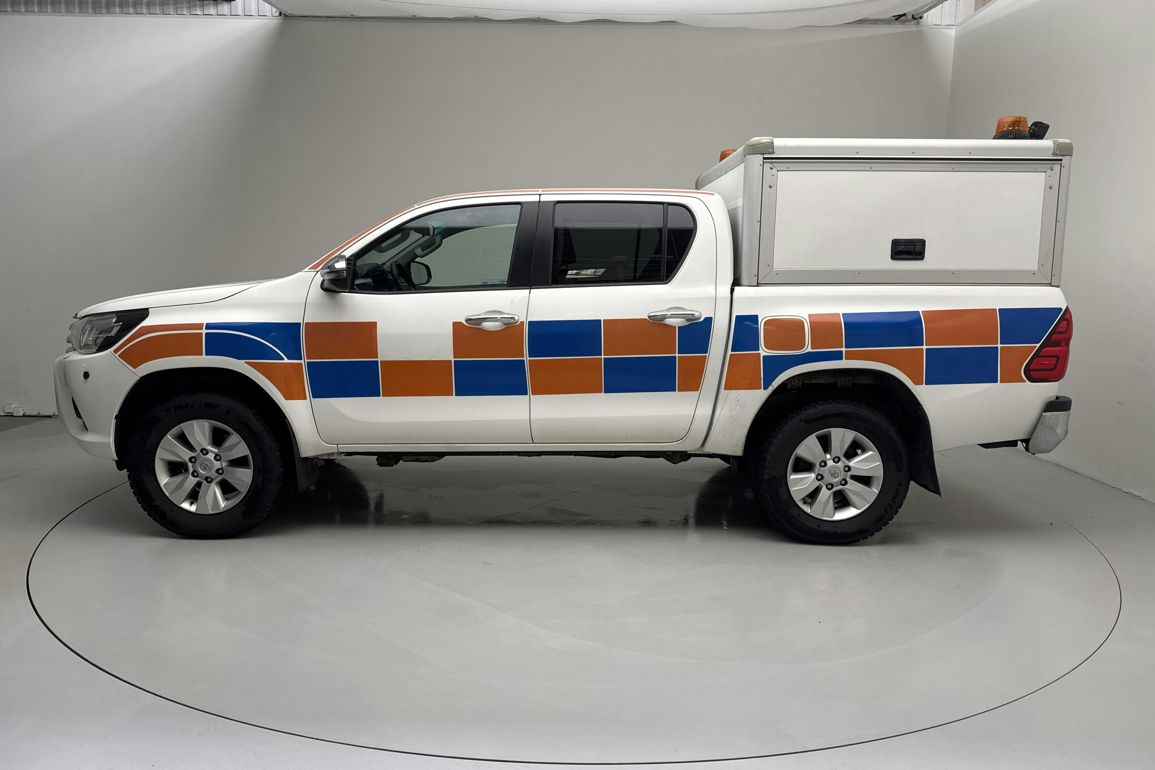 Presentation photo 2 of 14: Toyota Hilux 2.4 D 4WD (150hk) - 156 780 km - Automatic - white - 2018