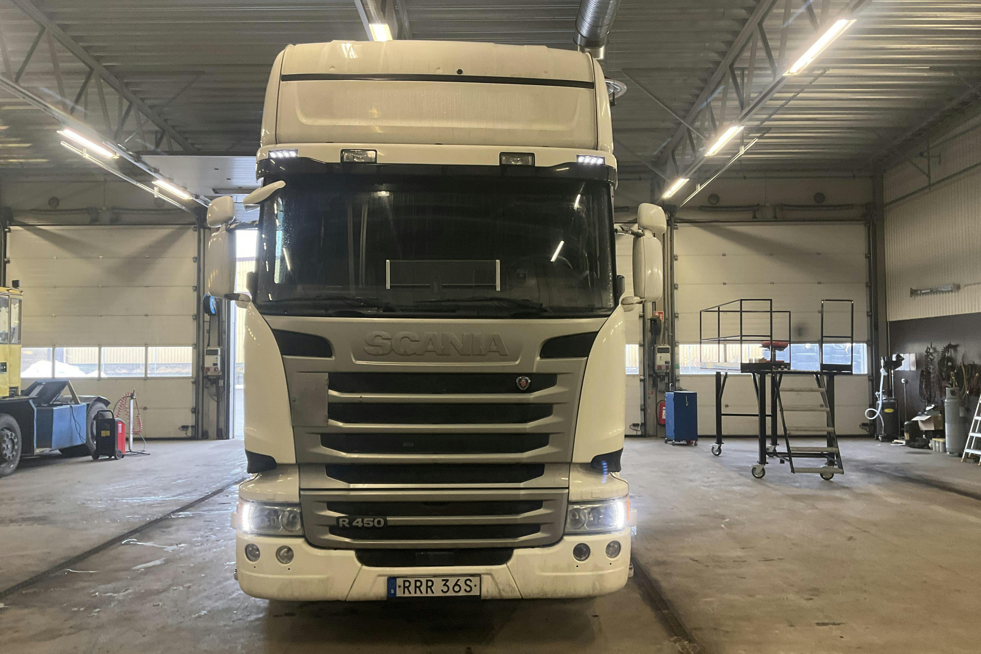 Presentation photo 2 of 39: Scania R450LA MNA - 959 622 km - Automatic - white - 2017