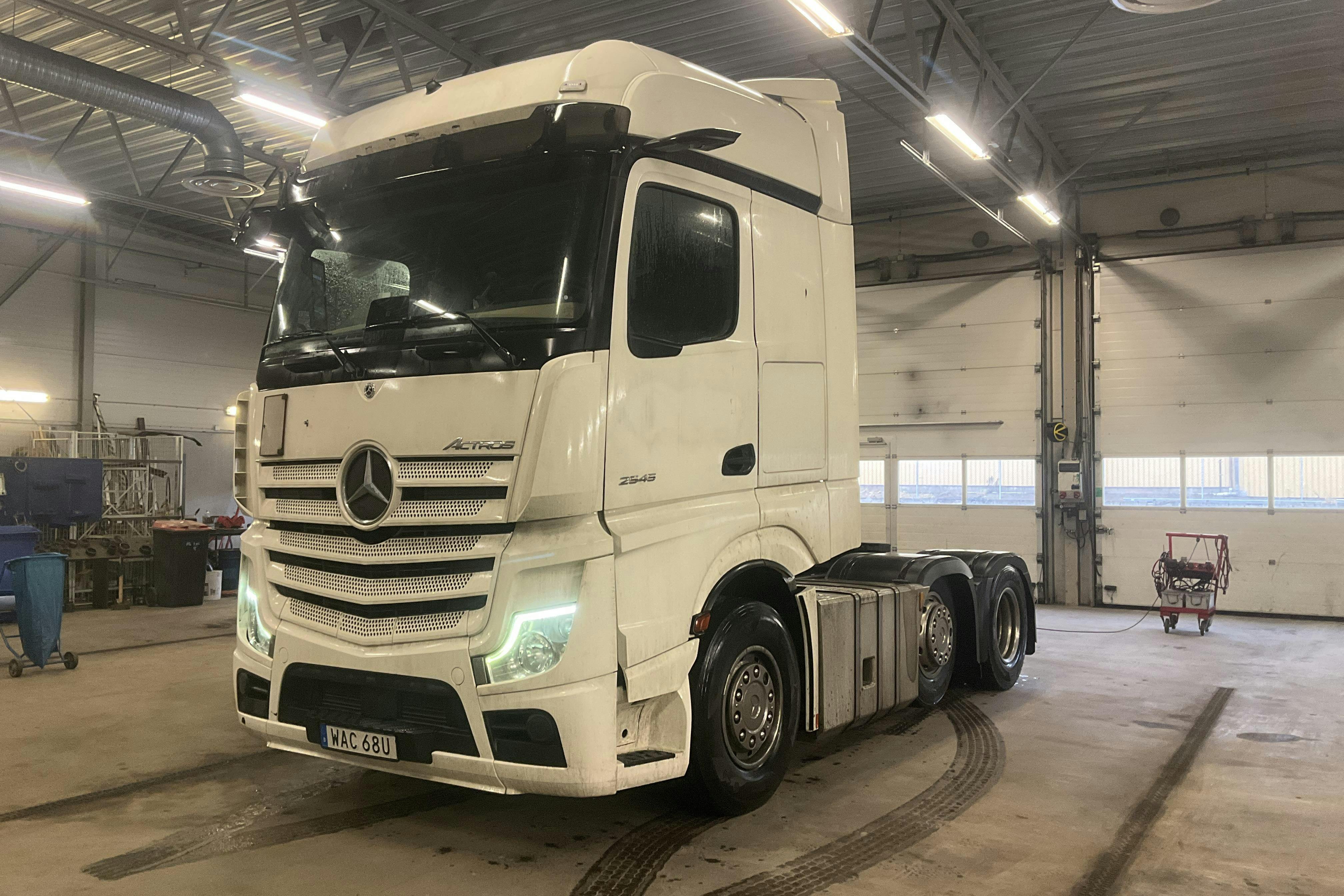 Presentation photo 1 of 43: MERCEDES-BENZ Actros 2545 LS - 713 055 km - Automatic - white - 2019