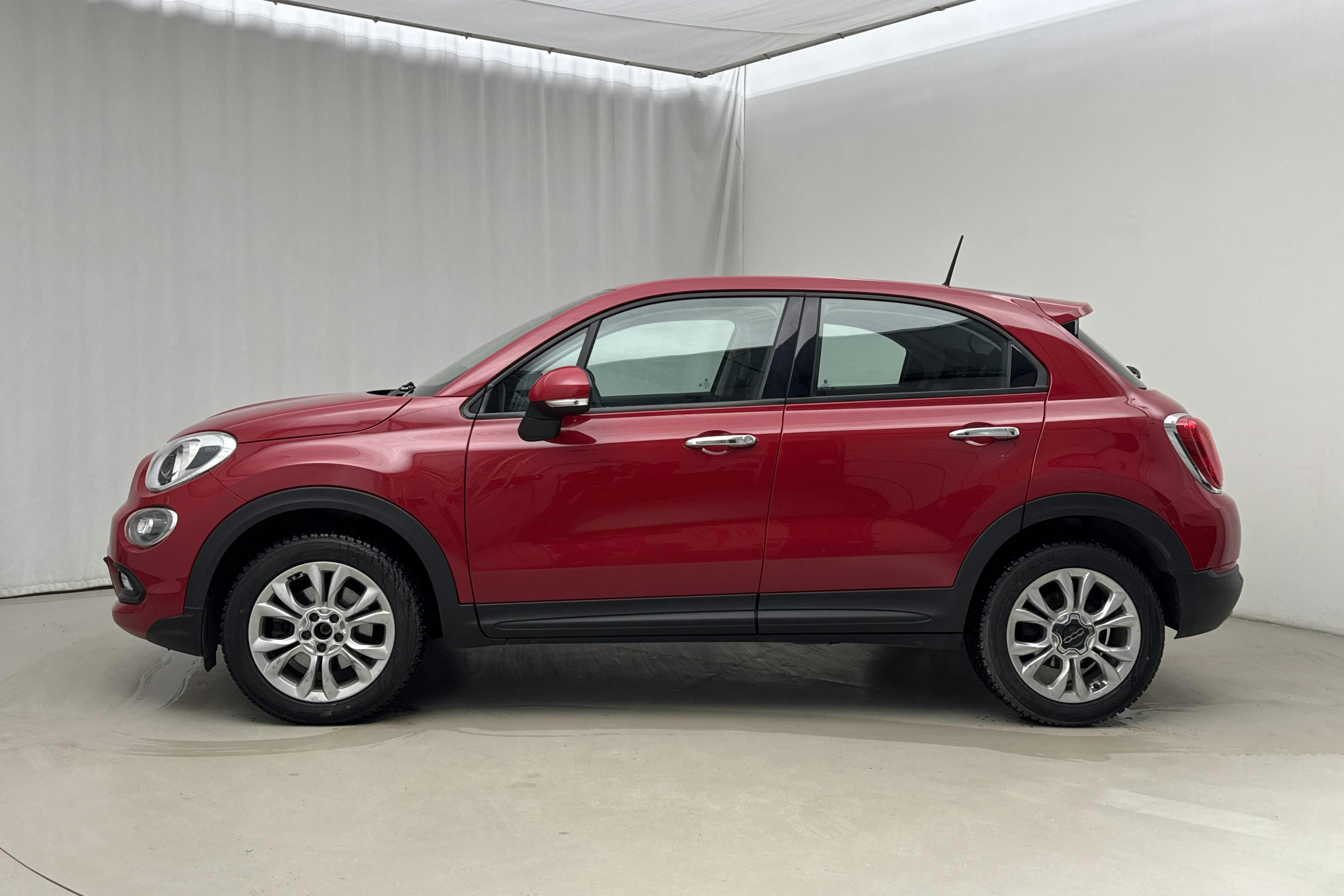 Presentation photo 2 of 13: Fiat 500X 1.6 E-torq (110hk) - 74 380 km - Manual - red - 2016