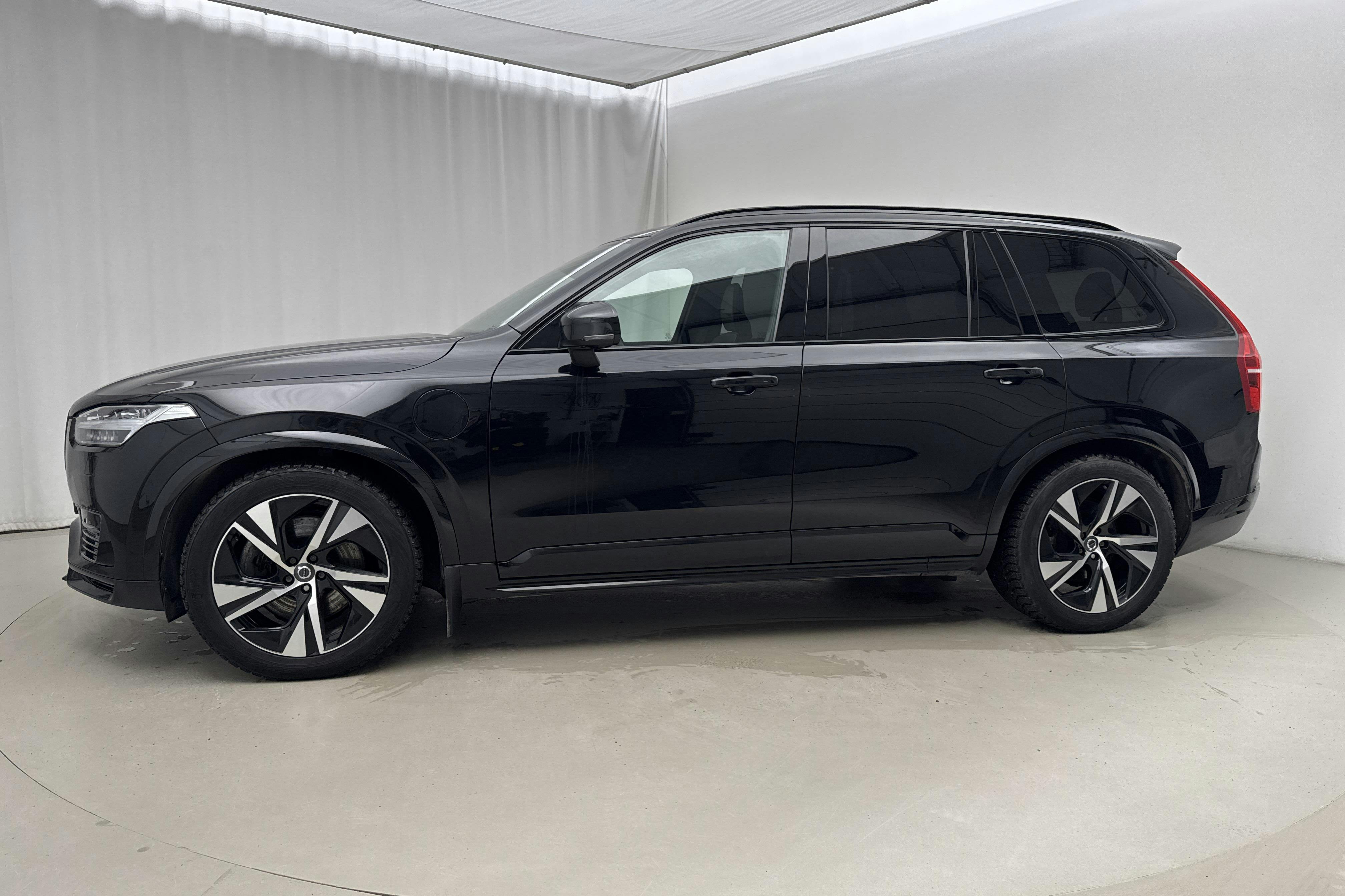Presentationsfoto 2 av 30: Volvo XC90 T8 AWD Recharge (455hk) - 10 003 mil - Automat - svart - 2022