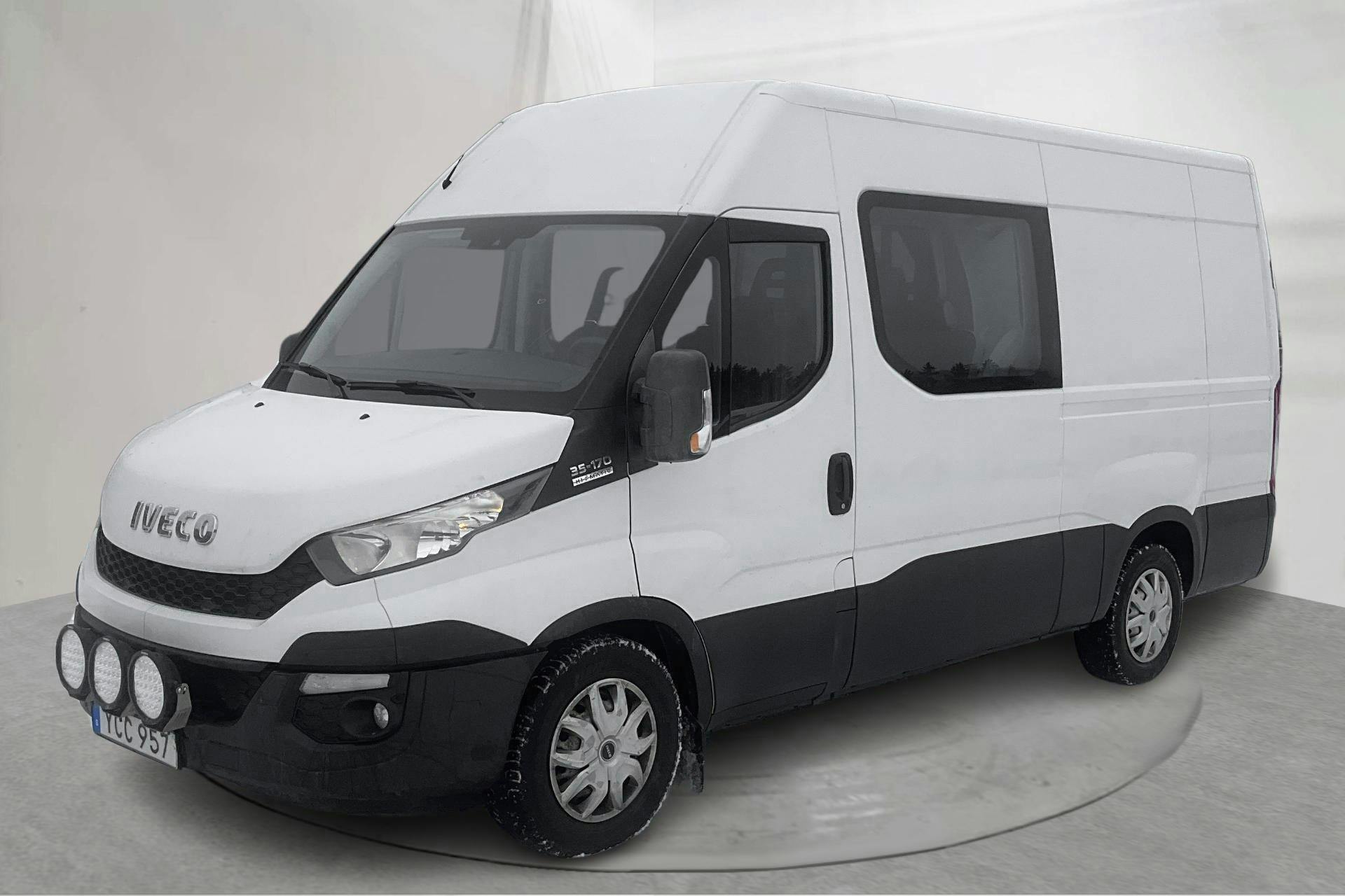 Presentation photo 1 of 13: Iveco Daily 35 3.0 (170hk) - 245 810 km - Automatic - white - 2015