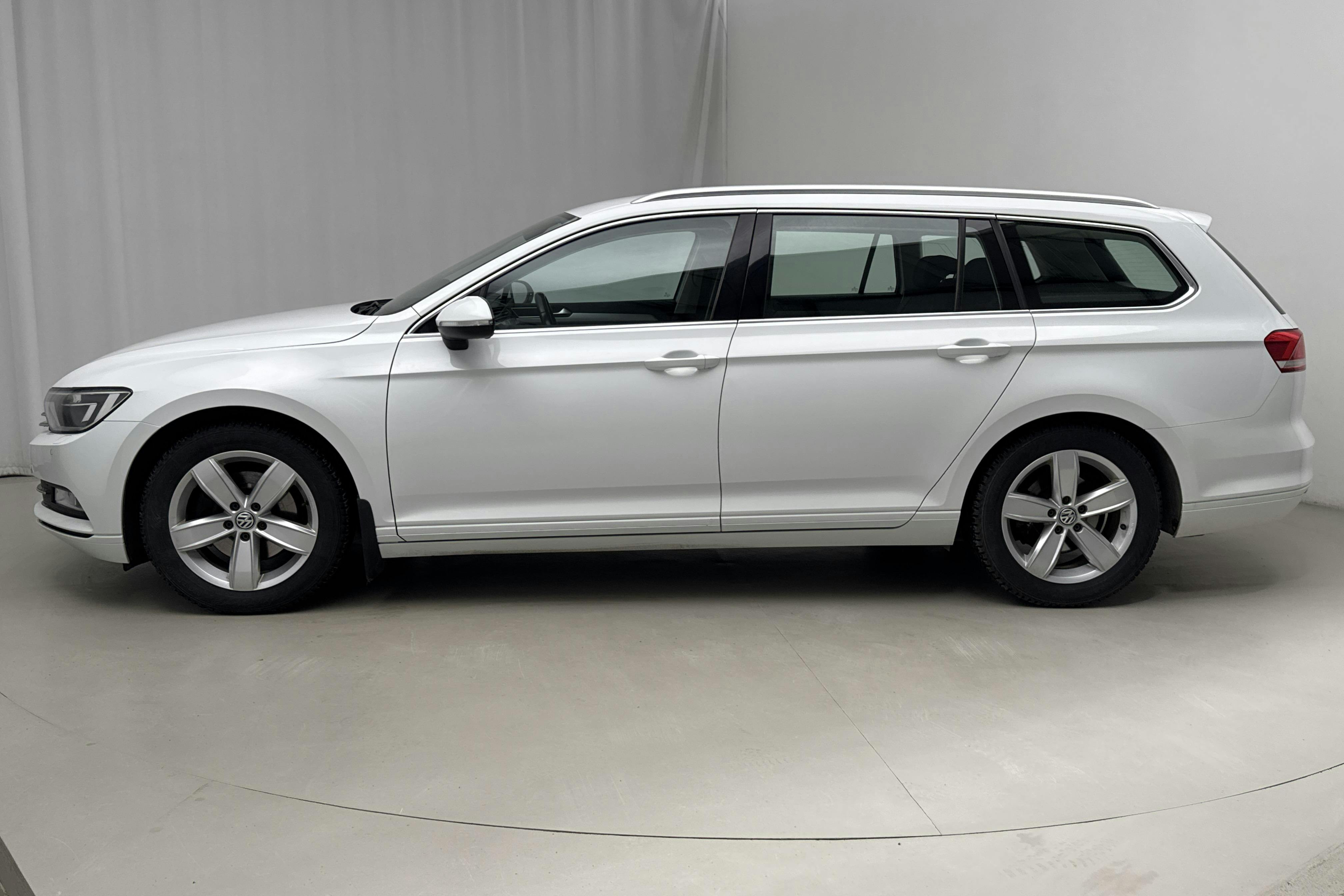 Presentation photo 2 of 14: VW Passat 1.4 TSI Sportscombi (150hk) - 131 810 km - Automatic - white - 2018