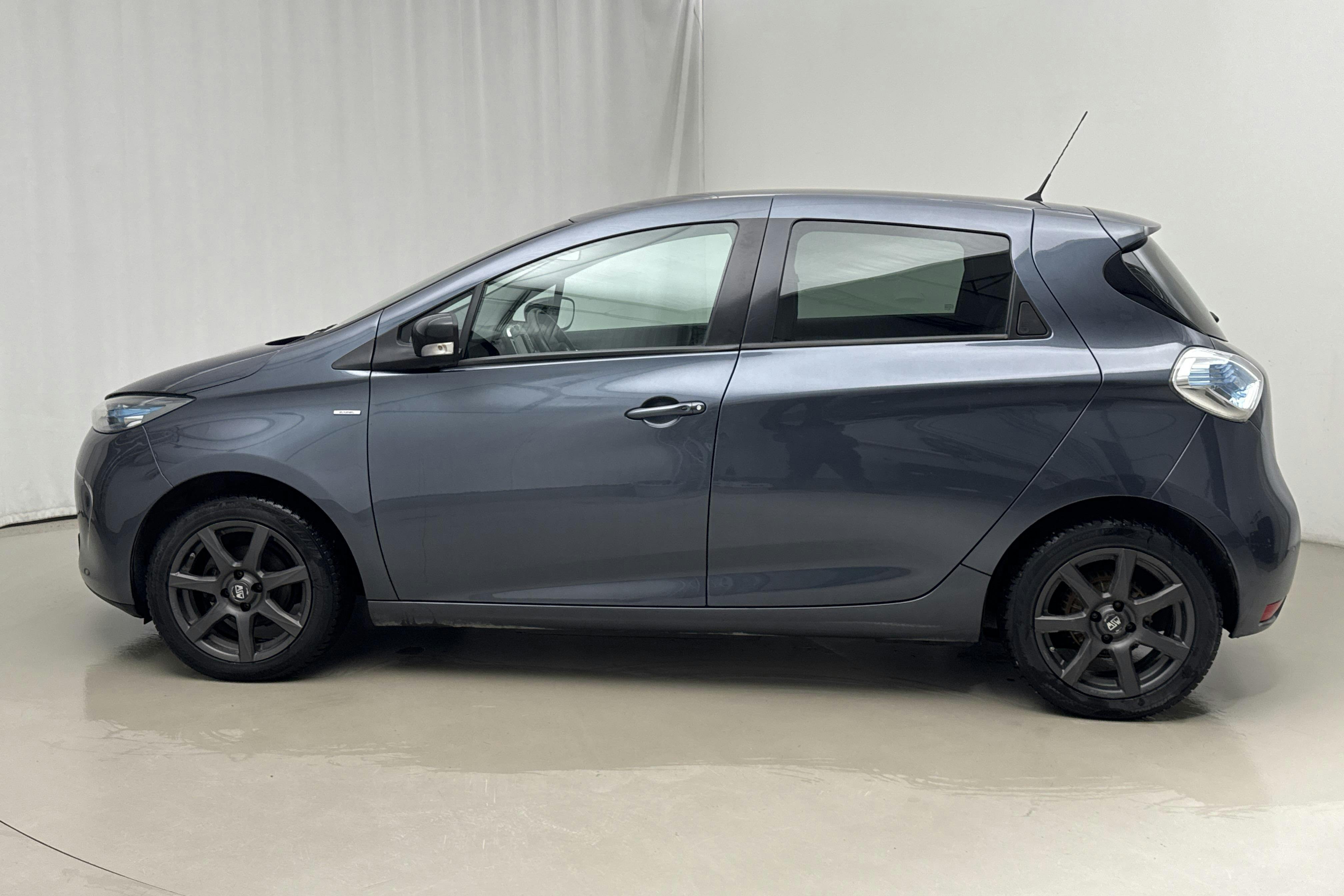 Presentation photo 2 of 19: Renault Zoe 41kWh R110 (108hk) - 86 340 km - Automatic - gray - 2019
