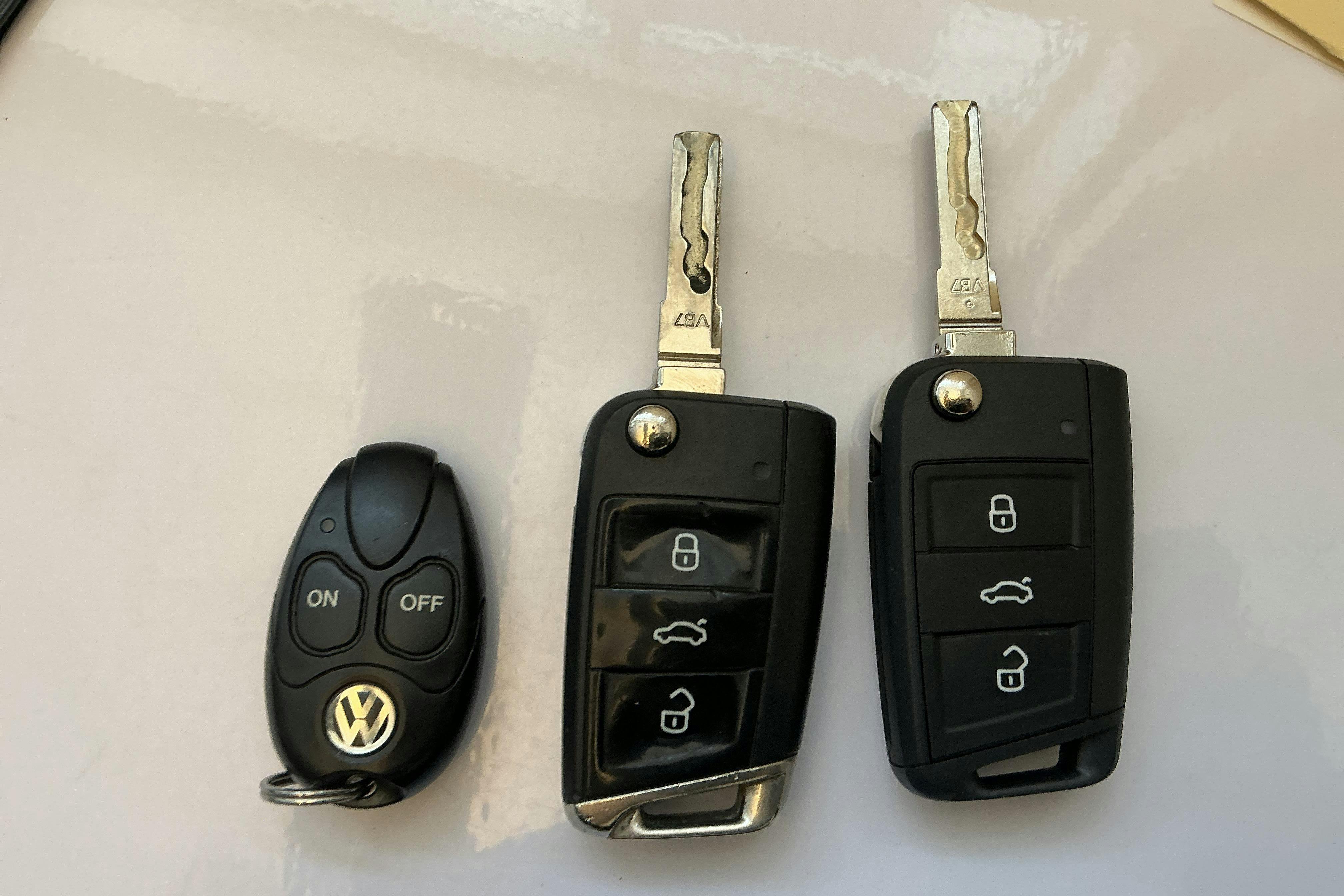 Presentationsfoto 15 av 15: VW Golf VII 2.0 TDI BlueMotion Technology Sportscombi (150hk) - 28 006 mil - Automat - vit - 2015