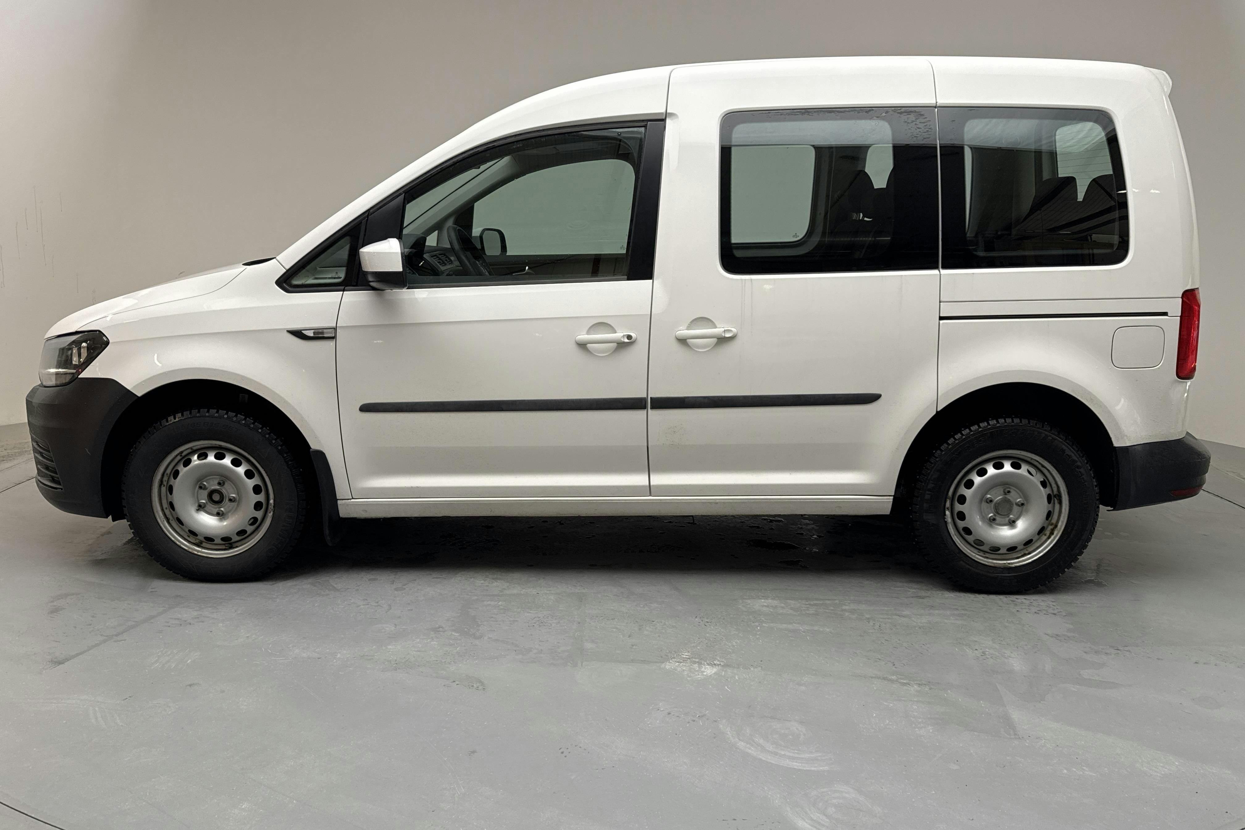 Presentation photo 2 of 13: VW Caddy Combi 2.0 TDI (102hk) - 107 010 km - Manual - white - 2020
