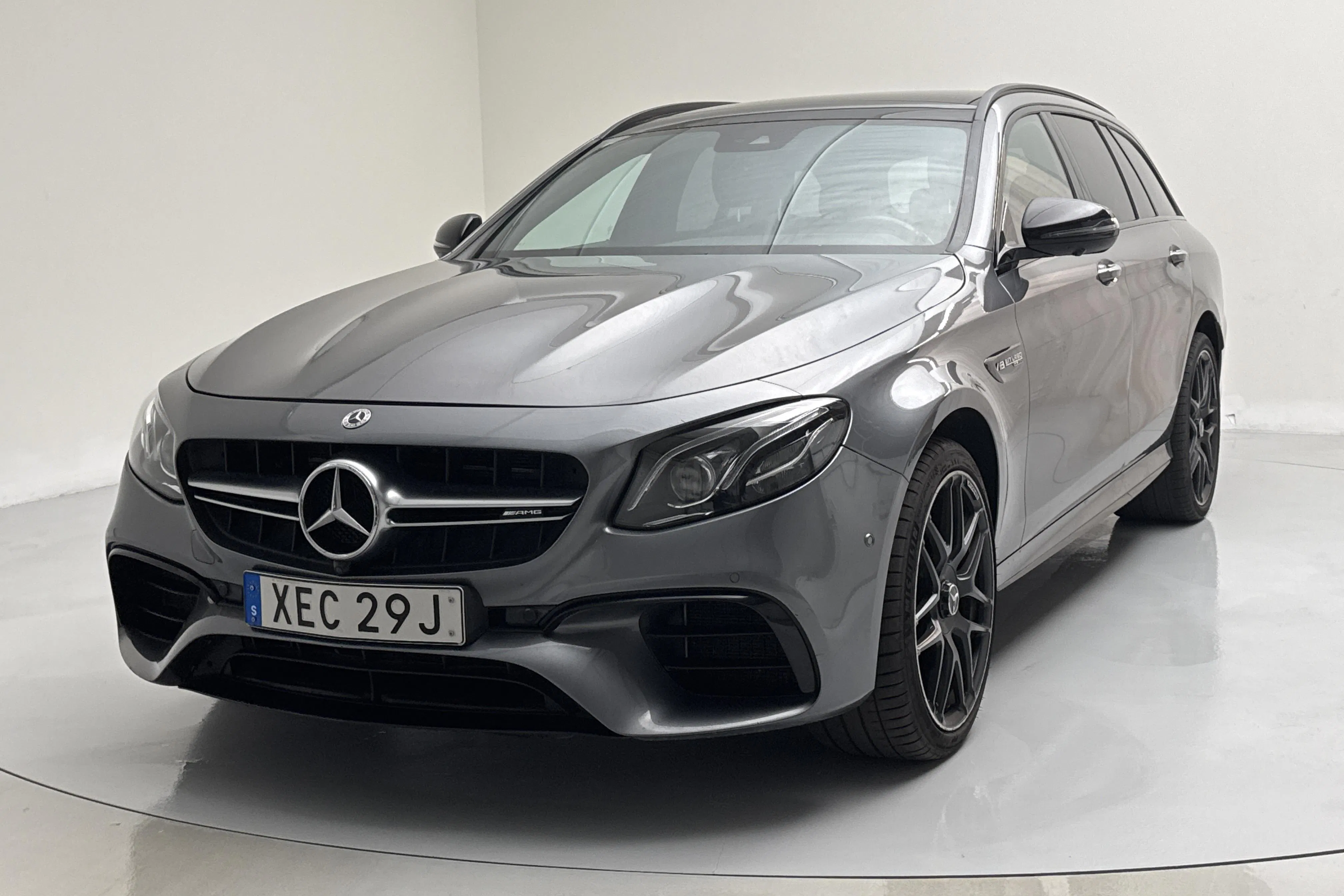 Presentation photo 1 of 18: Mercedes E 63 AMG 4MATIC Kombi S213 (571hk) - 135 200 km - Automatic - Dark Grey - 2019