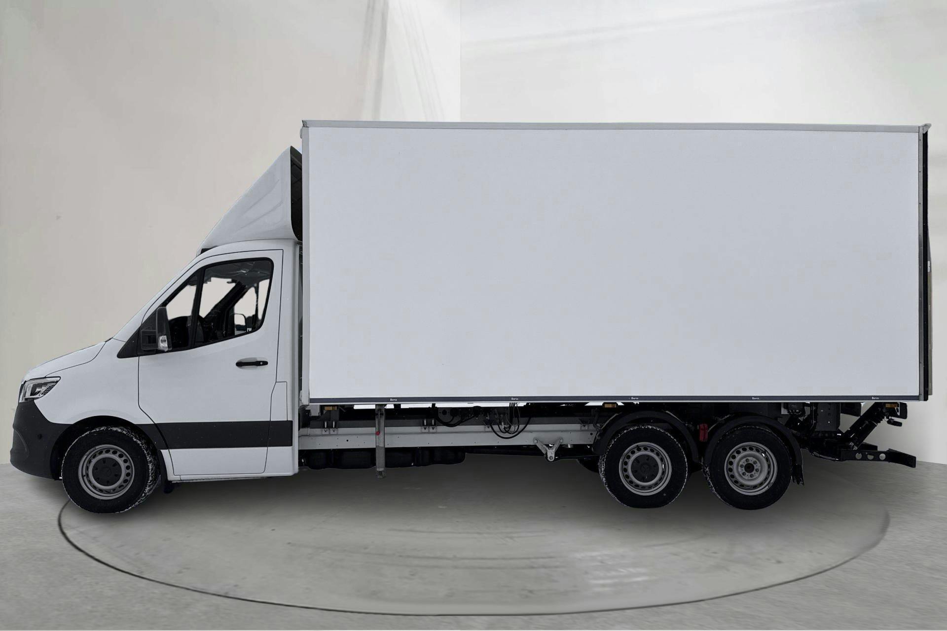 Presentationsfoto 2 av 26: Mercedes Sprinter 319 CDI Chassi Vändskiva RWD (190hk) - 49 500 km - Automat - vit - 2023