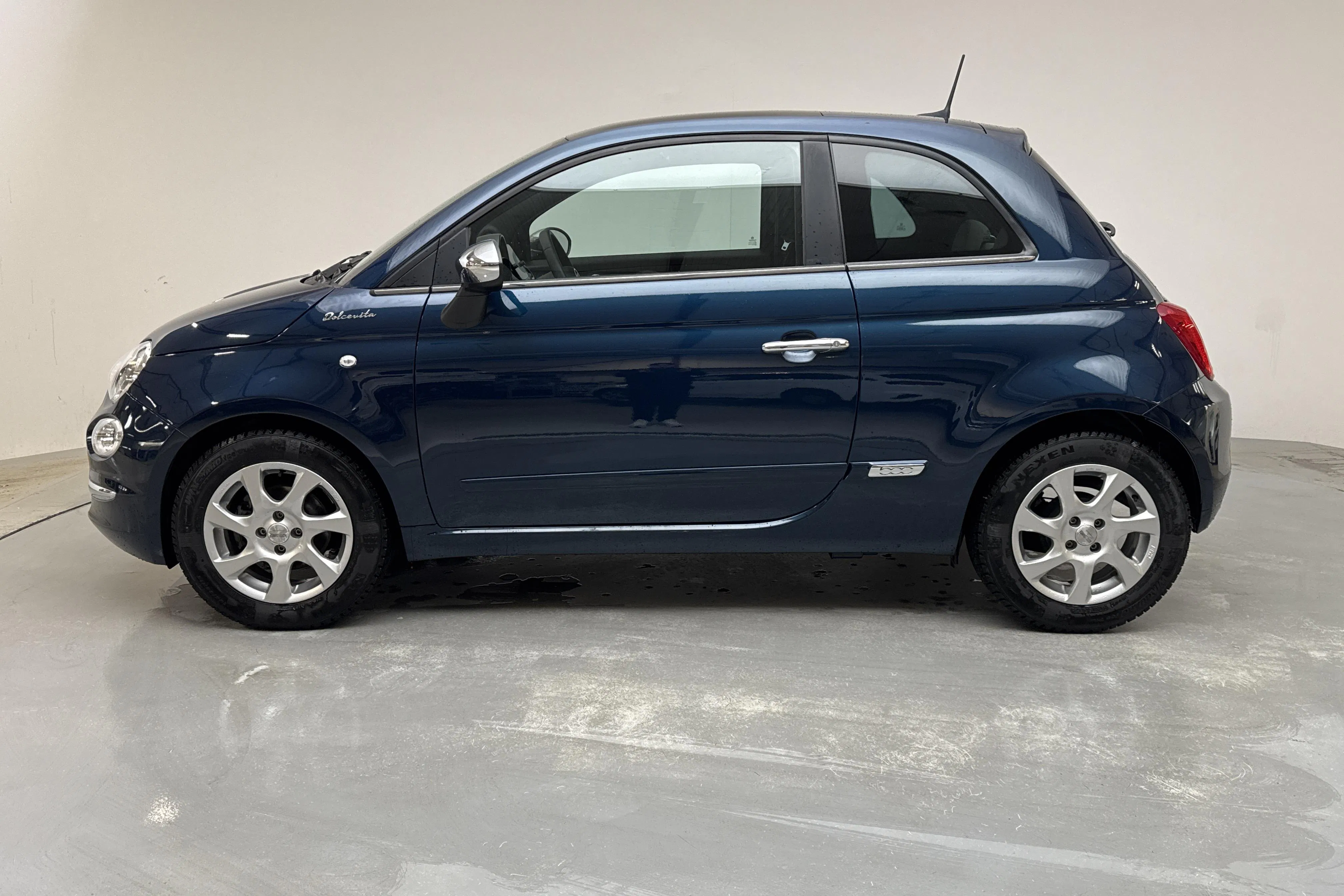 Presentationsfoto 2 av 14: Fiat 500 Hybrid (70hk) - 2 563 mil - Manuell - blå - 2022