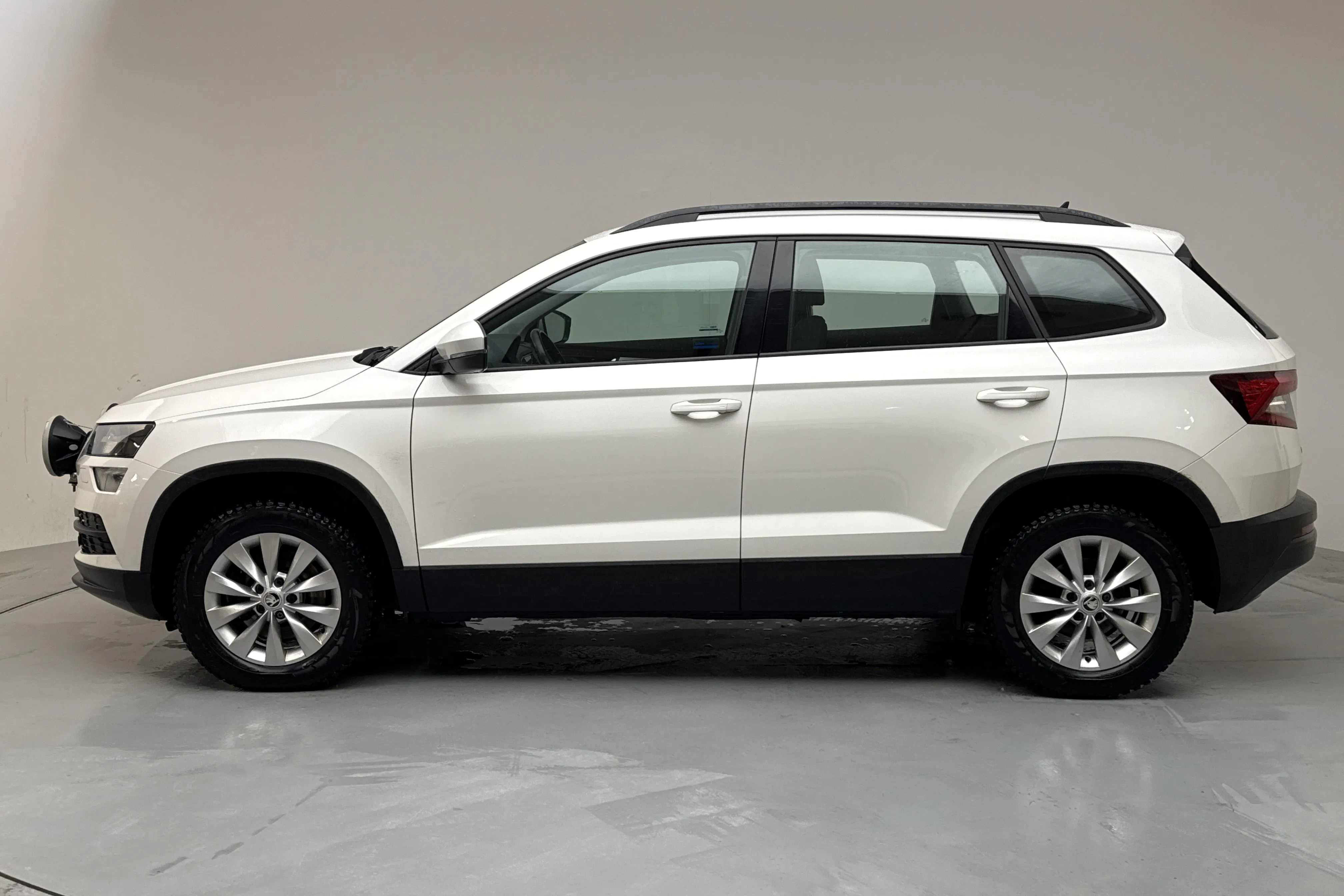 Presentation photo 2 of 14: Skoda Karoq 2.0 TDI 4X4 (150hk) - 91 210 km - Automatic - white - 2020
