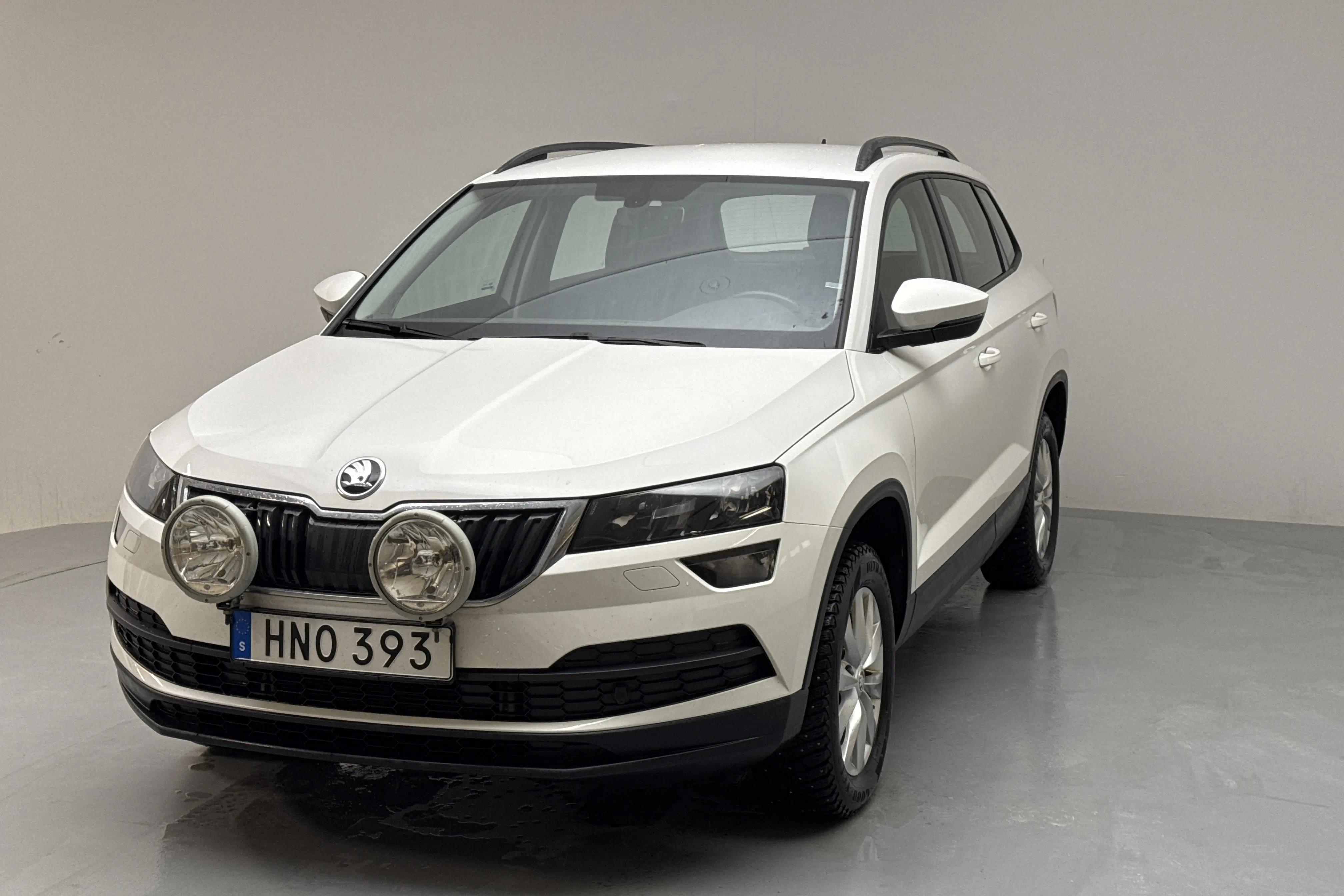 Presentation photo 1 of 14: Skoda Karoq 2.0 TDI 4X4 (150hk) - 91 210 km - Automatic - white - 2020