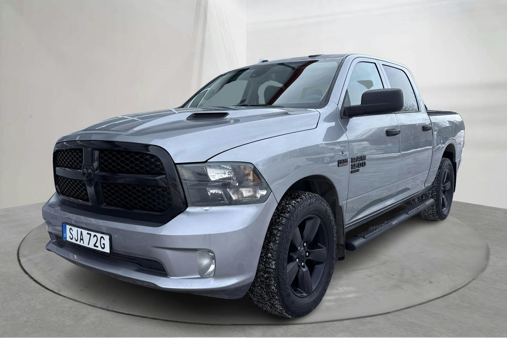 Presentation photo 1 of 17: RAM 1500 CLASSIC TRADESMAN RAM 1500 5.7 (395hk) - 108 850 km - Automatic - silver - 2021