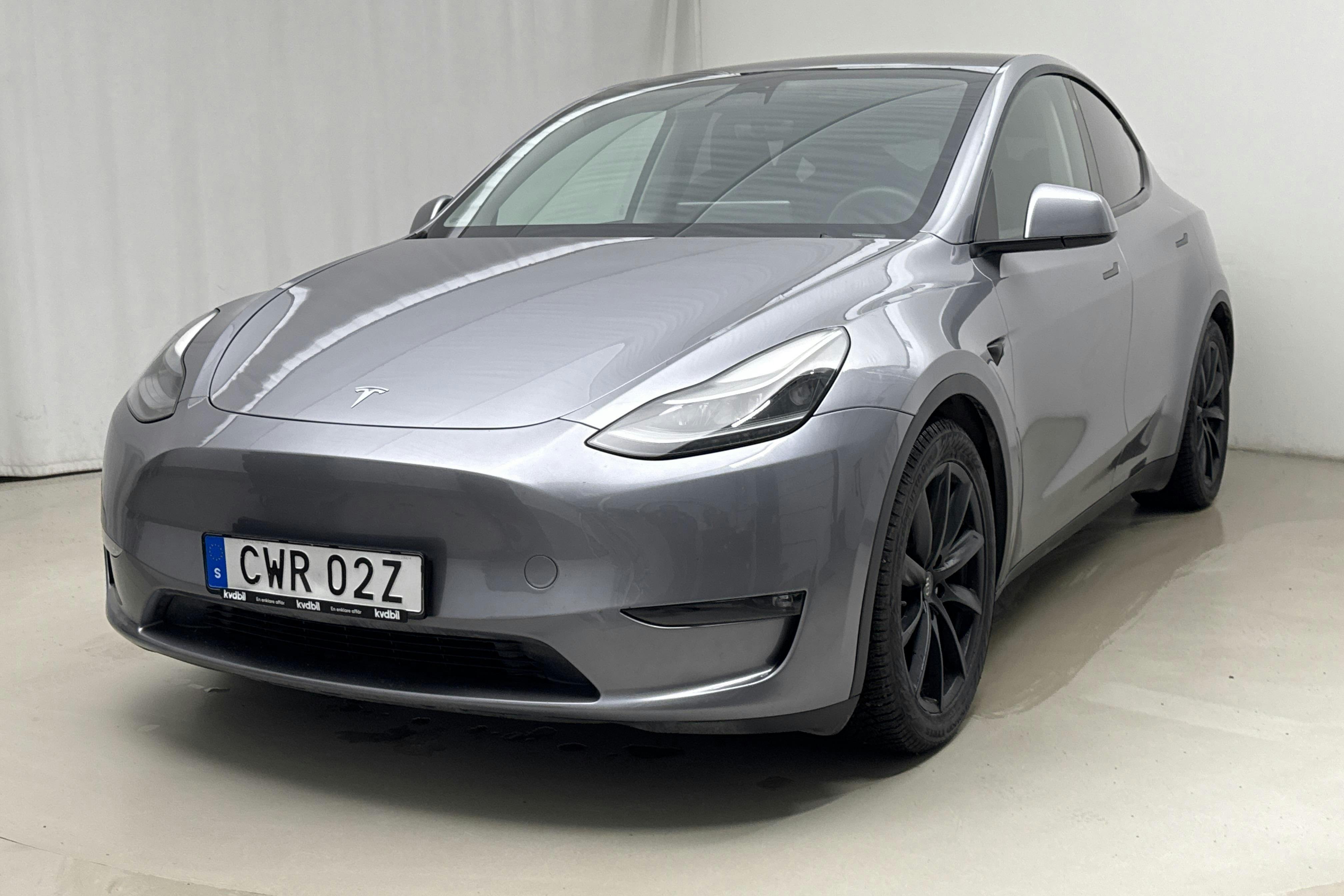 Presentationsfoto 1 av 19: Tesla Model Y Performance Dual Motor AWD - 4 982 mil - Automat - grå - 2023