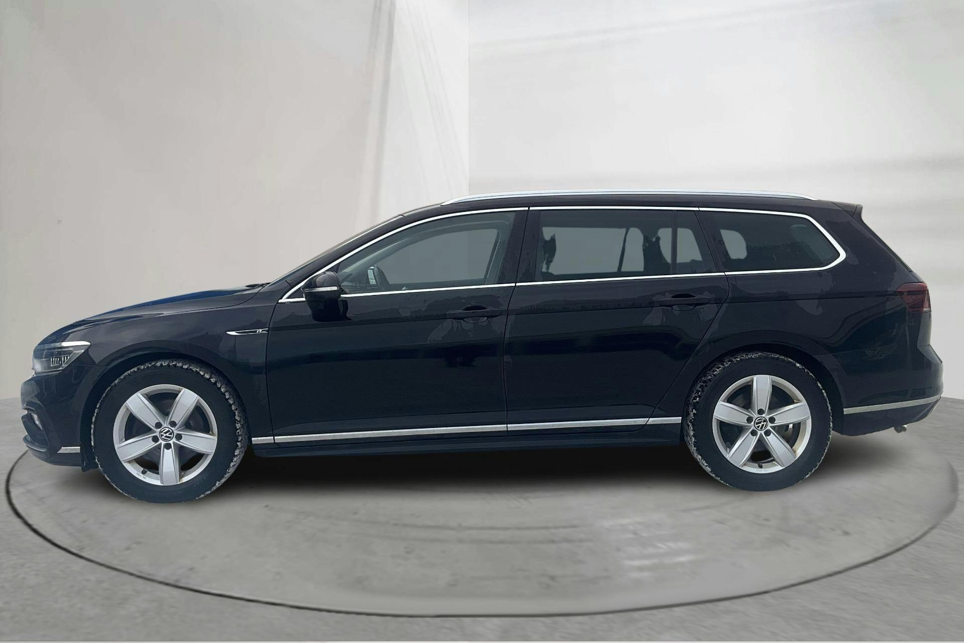 Presentation photo 2 of 21: VW Passat 2.0 TDI Sportscombi 4Motion (200hk) - 80 300 km - Automatic - black - 2022