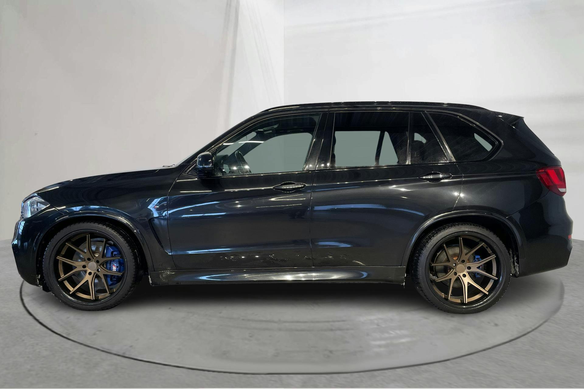 Presentationsfoto 2 av 18: BMW X5 M50d, F15 (381hk) - 14 358 mil - Automat - svart - 2014