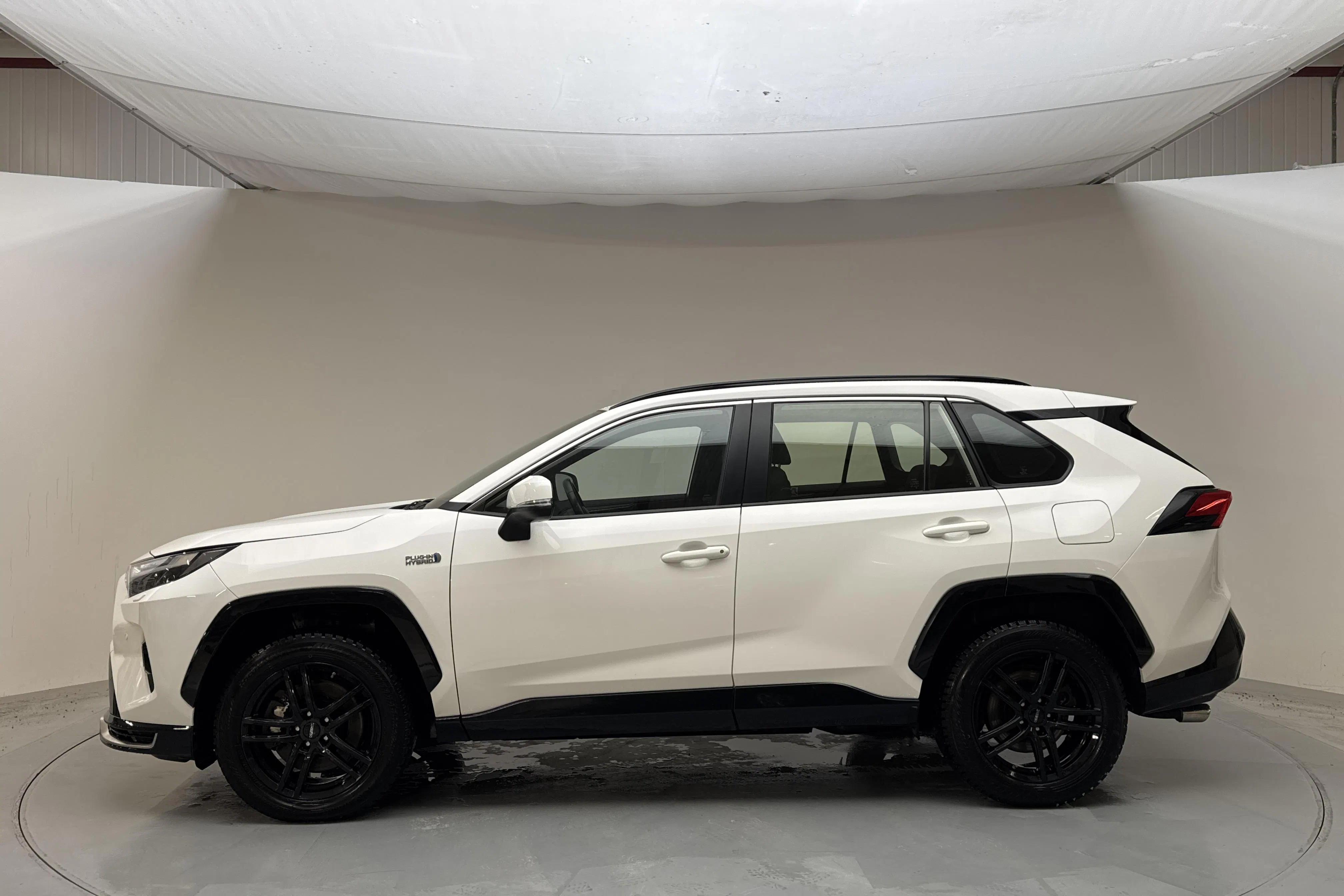 Presentation photo 2 of 15: Toyota RAV4 2.5 Plug-in Hybrid AWD (306hk) - 176 970 km - Automatic - white - 2023