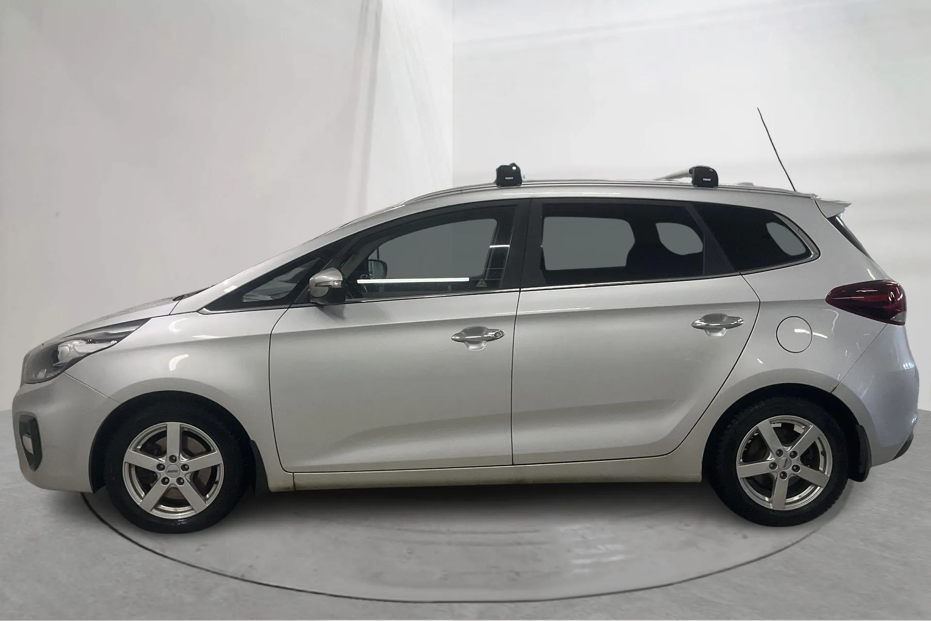 Presentationsfoto 2 av 21: KIA Carens 1.7 CRDi (136hk) - 11 865 mil - Automat - grå - 2017