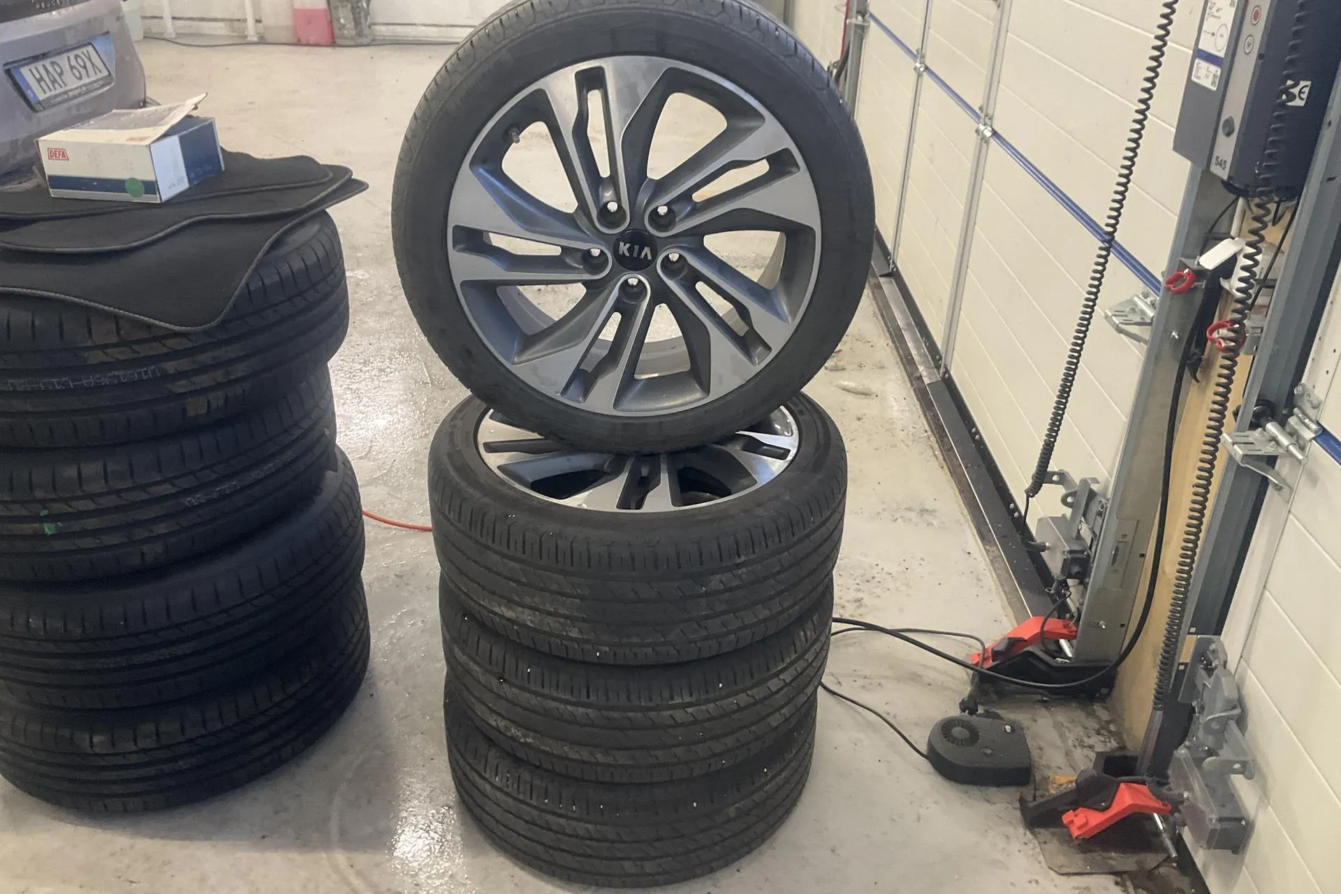 Presentationsfoto 21 av 21: KIA Carens 1.7 CRDi (136hk) - 11 865 mil - Automat - grå - 2017