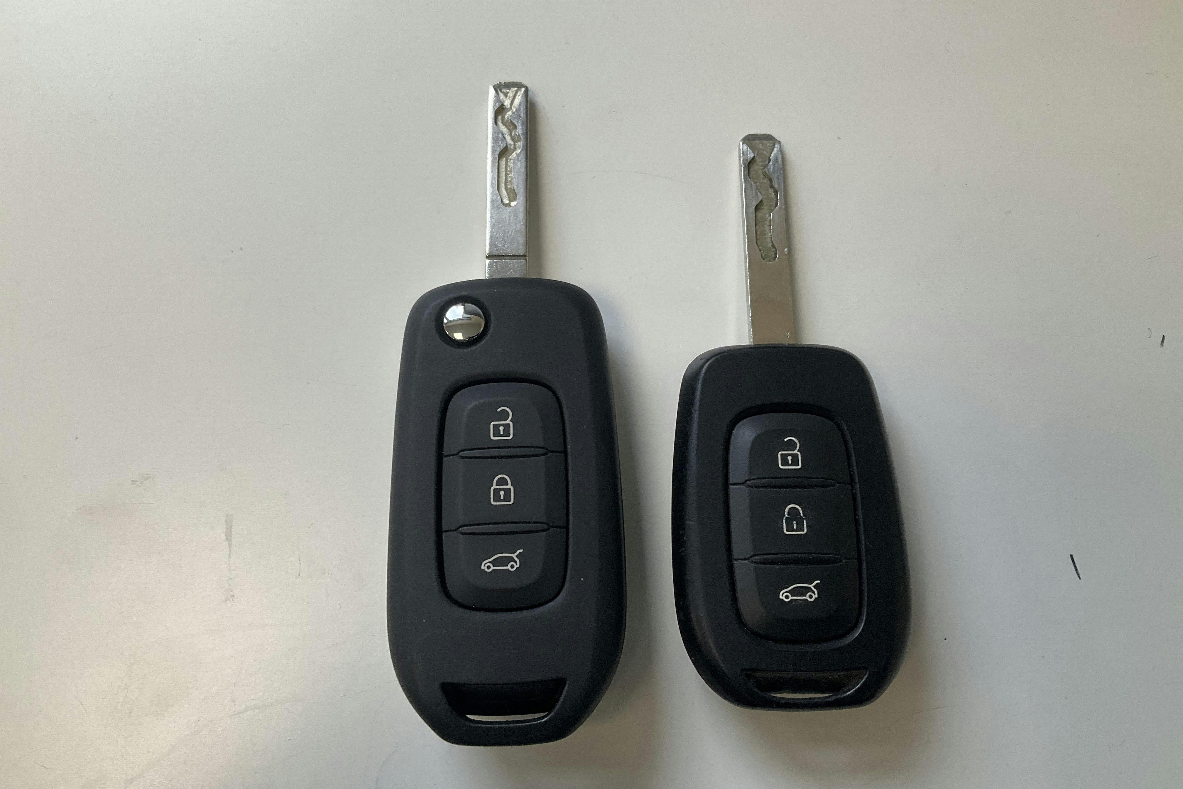 Presentation photo 14 of 14: Renault Clio V 1.5 dCi 5dr (115hk) - 92 030 km - Manual - white - 2020