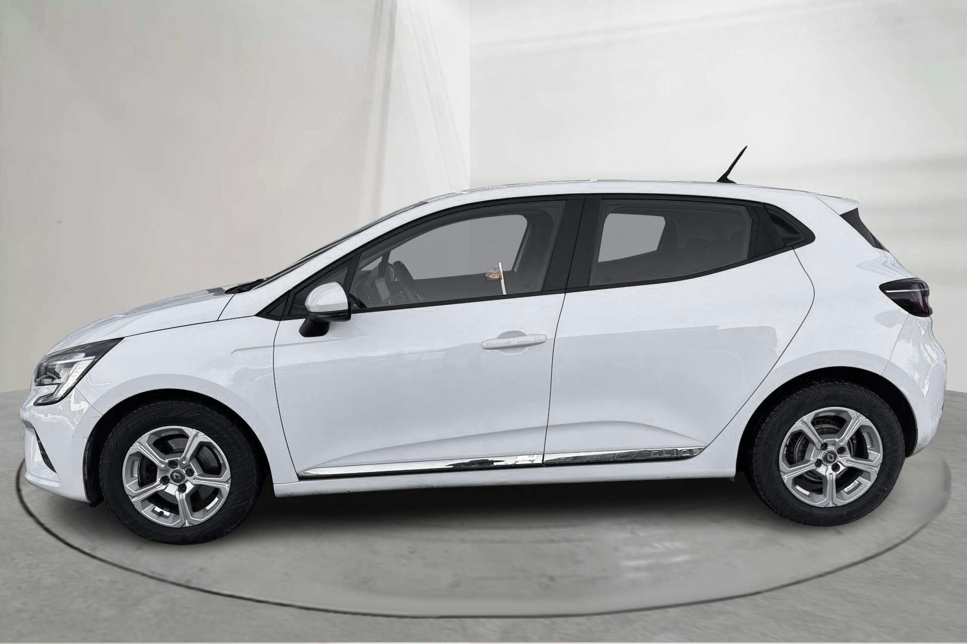 Presentation photo 2 of 14: Renault Clio V 1.5 dCi 5dr (115hk) - 92 030 km - Manual - white - 2020