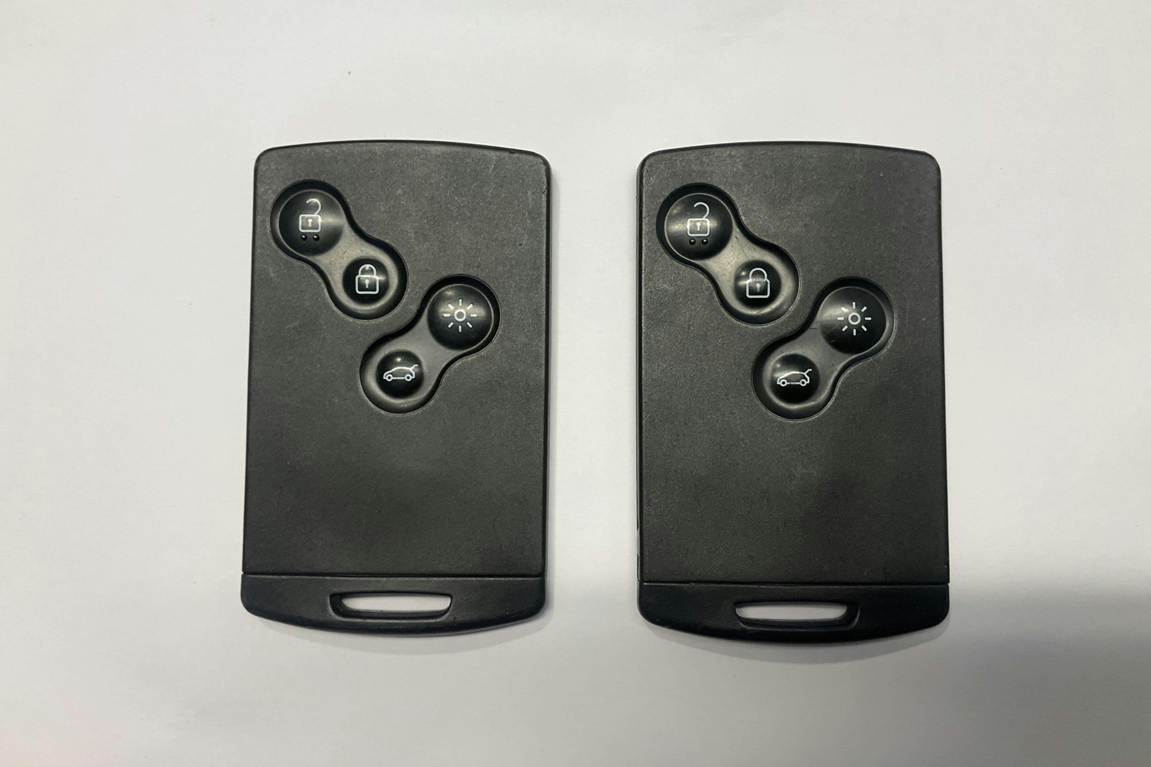 Presentation photo 14 of 14: Renault Clio IV 0.9 TCe 90 5dr (90hk) - 66 530 km - Manual - silver - 2018