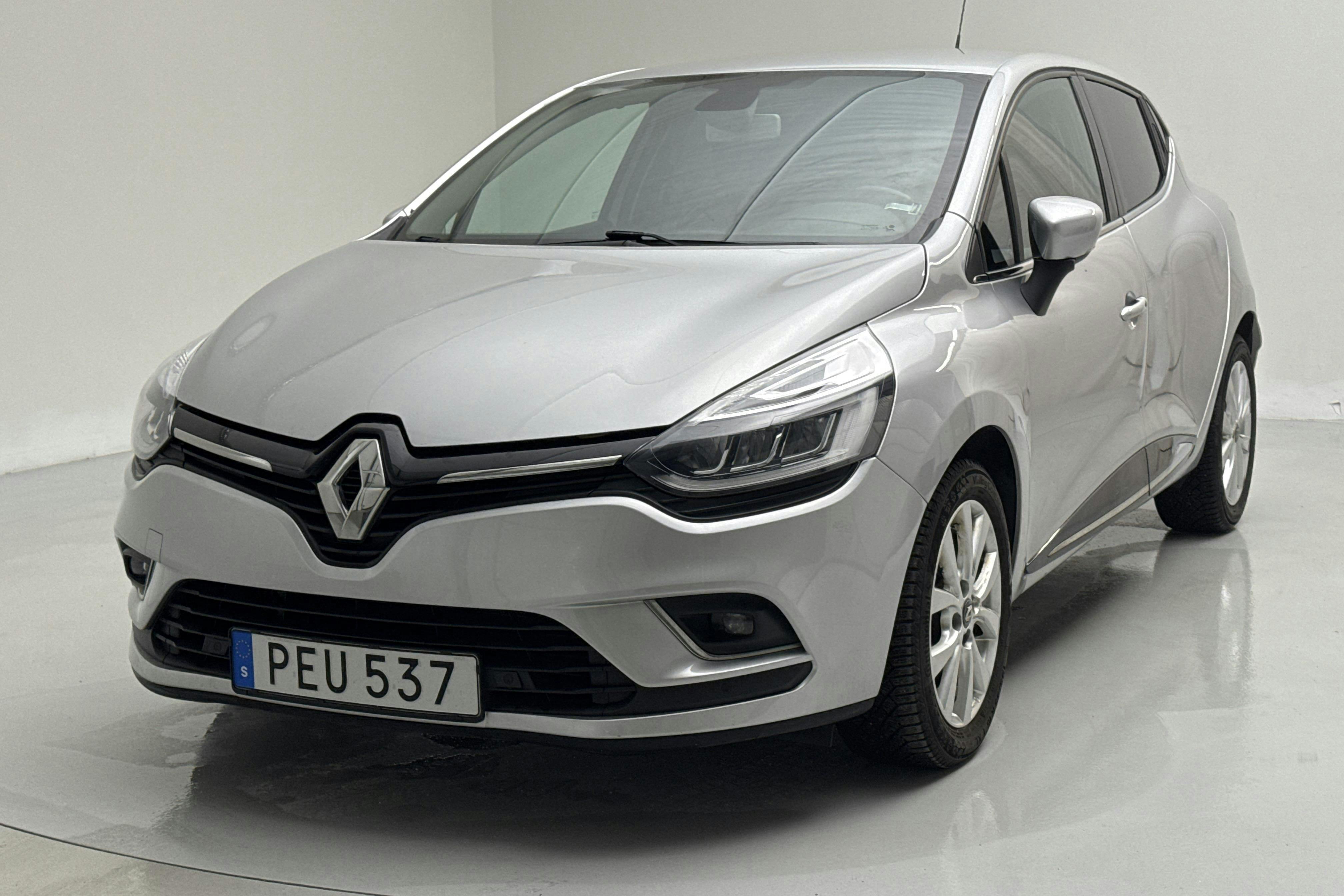 Presentation photo 1 of 14: Renault Clio IV 0.9 TCe 90 5dr (90hk) - 66 530 km - Manual - silver - 2018