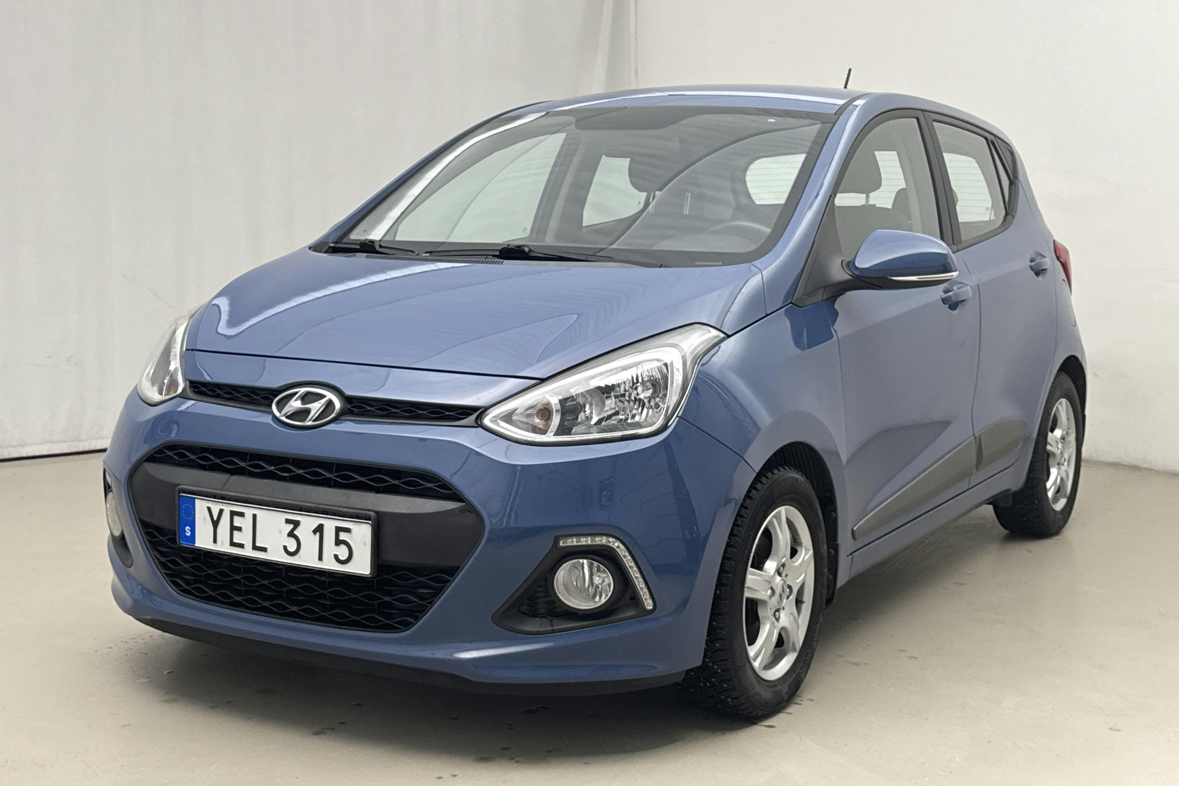 Presentationsfoto 1 av 17: Hyundai i10 1.2 (87hk) - 6 188 mil - Automat - Light Blue - 2016