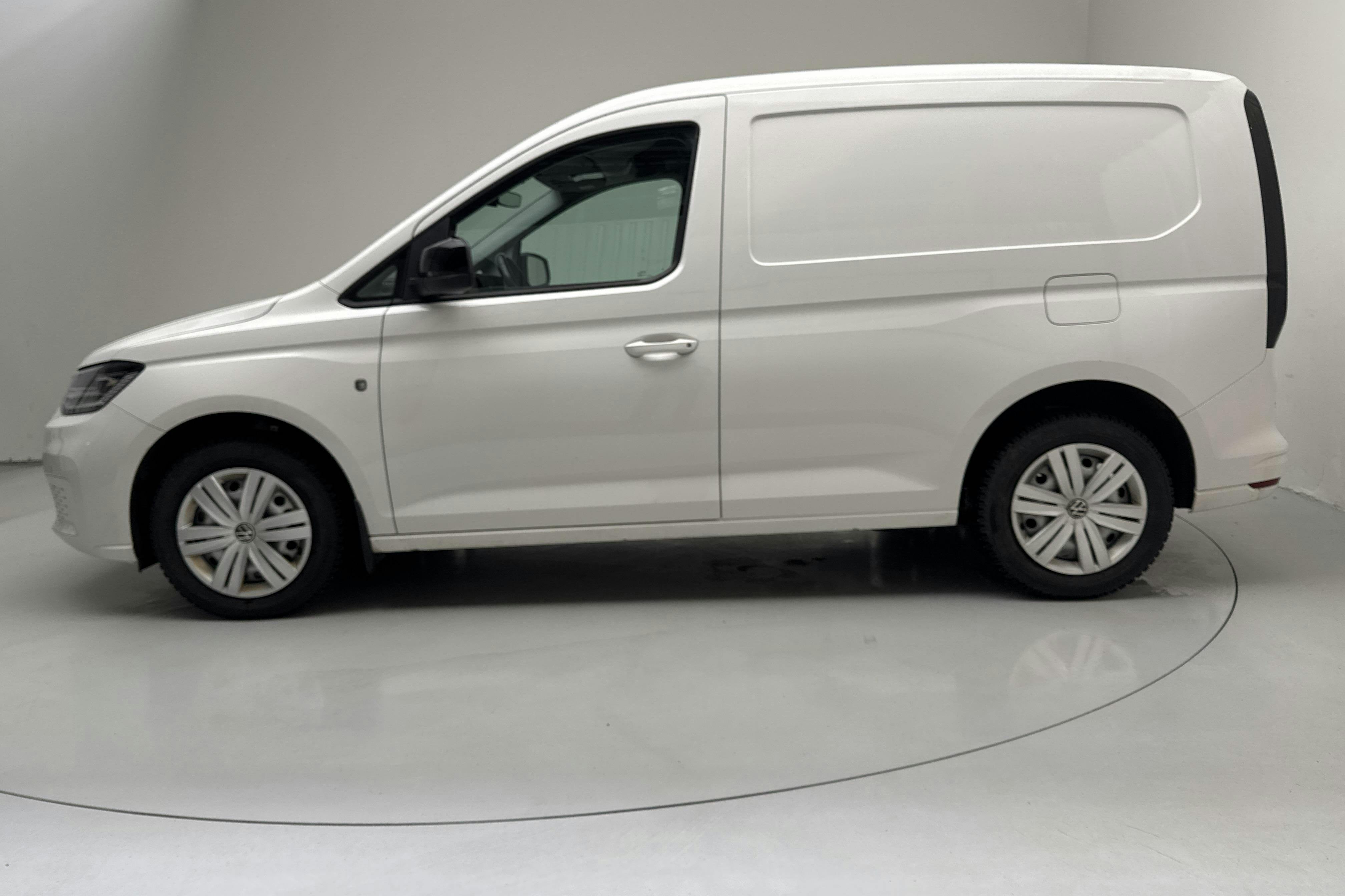 Presentationsfoto 2 av 14: VW Caddy Cargo 2.0 TDI Skåp (122hk) - 7 869 mil - Automat - vit - 2023