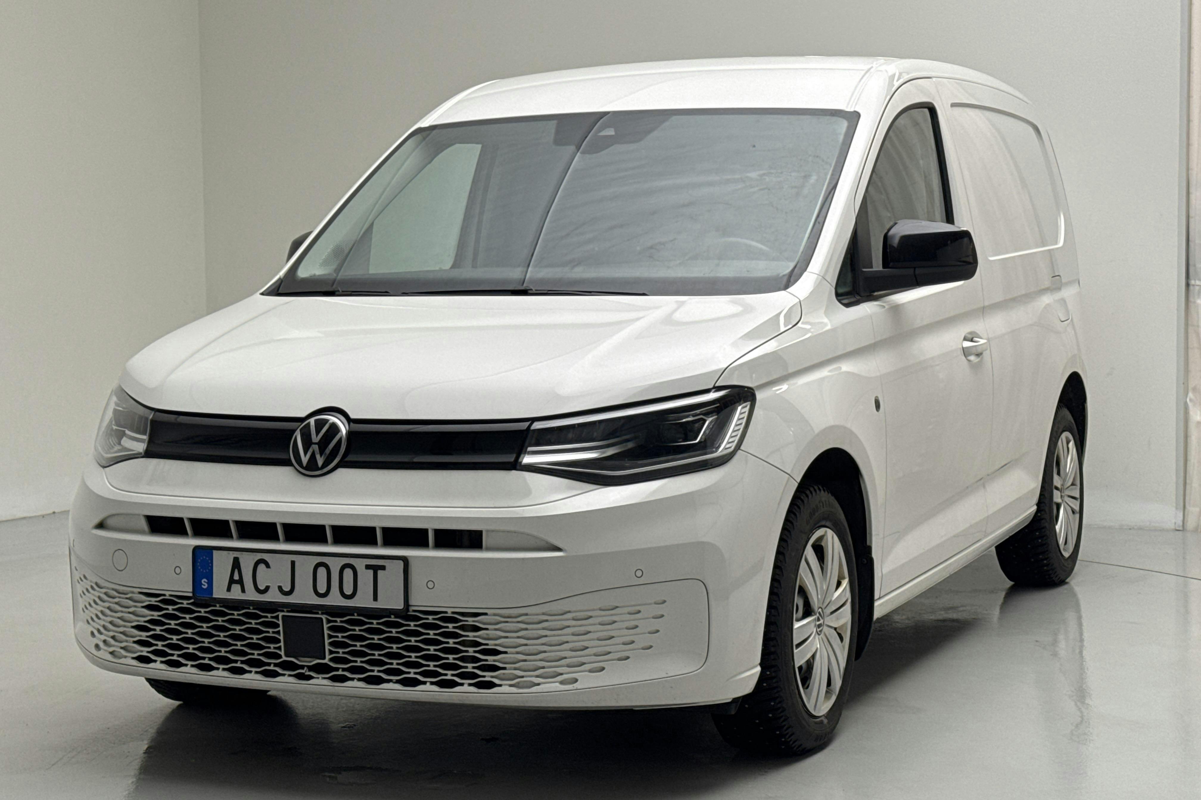 Presentationsfoto 1 av 14: VW Caddy Cargo 2.0 TDI Skåp (122hk) - 7 869 mil - Automat - vit - 2023