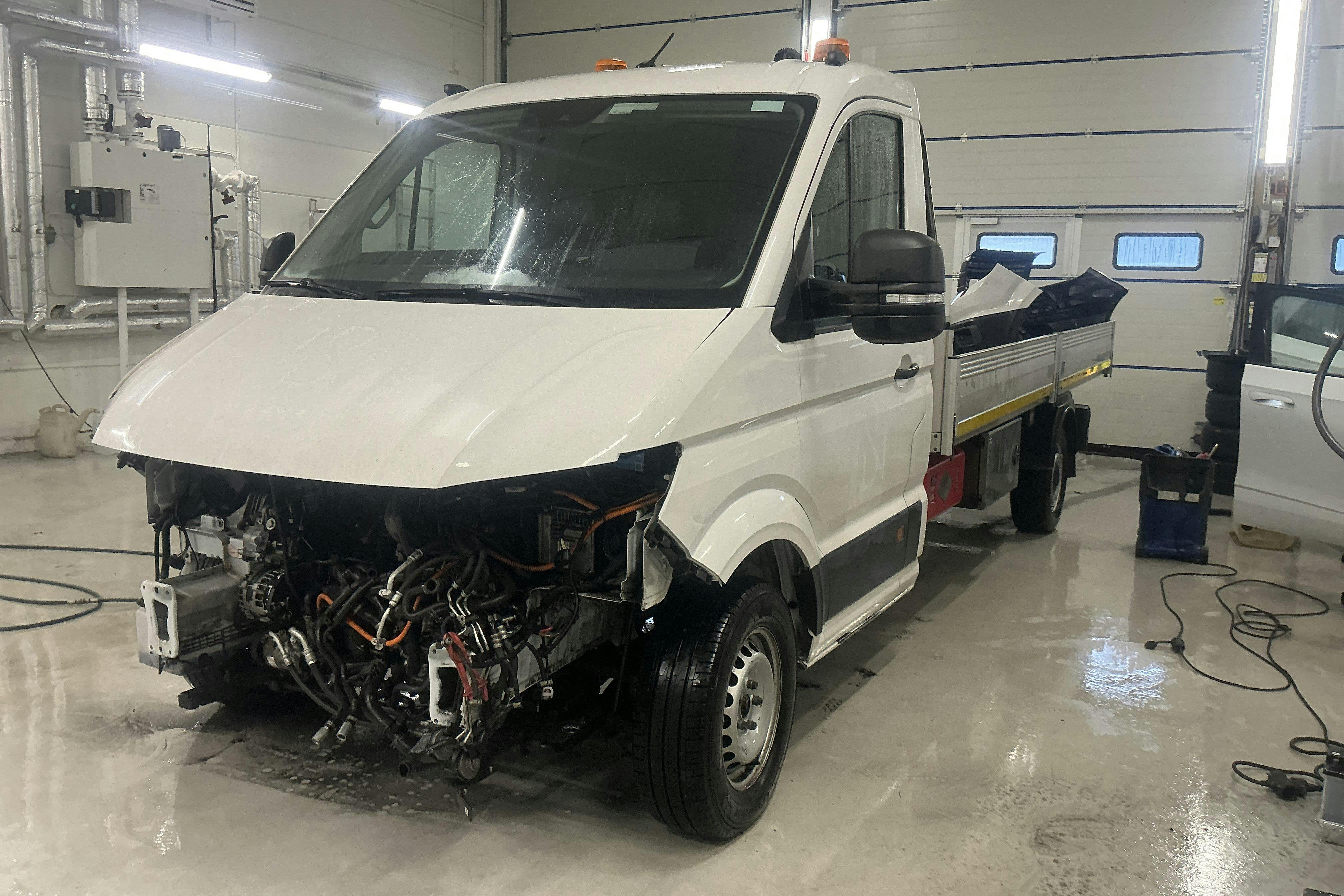 Presentation photo 1 of 19: VW Crafter 35 2.0 TDI Chassi 4Motion (177hk) - 0 km - Automatic - white - 2021