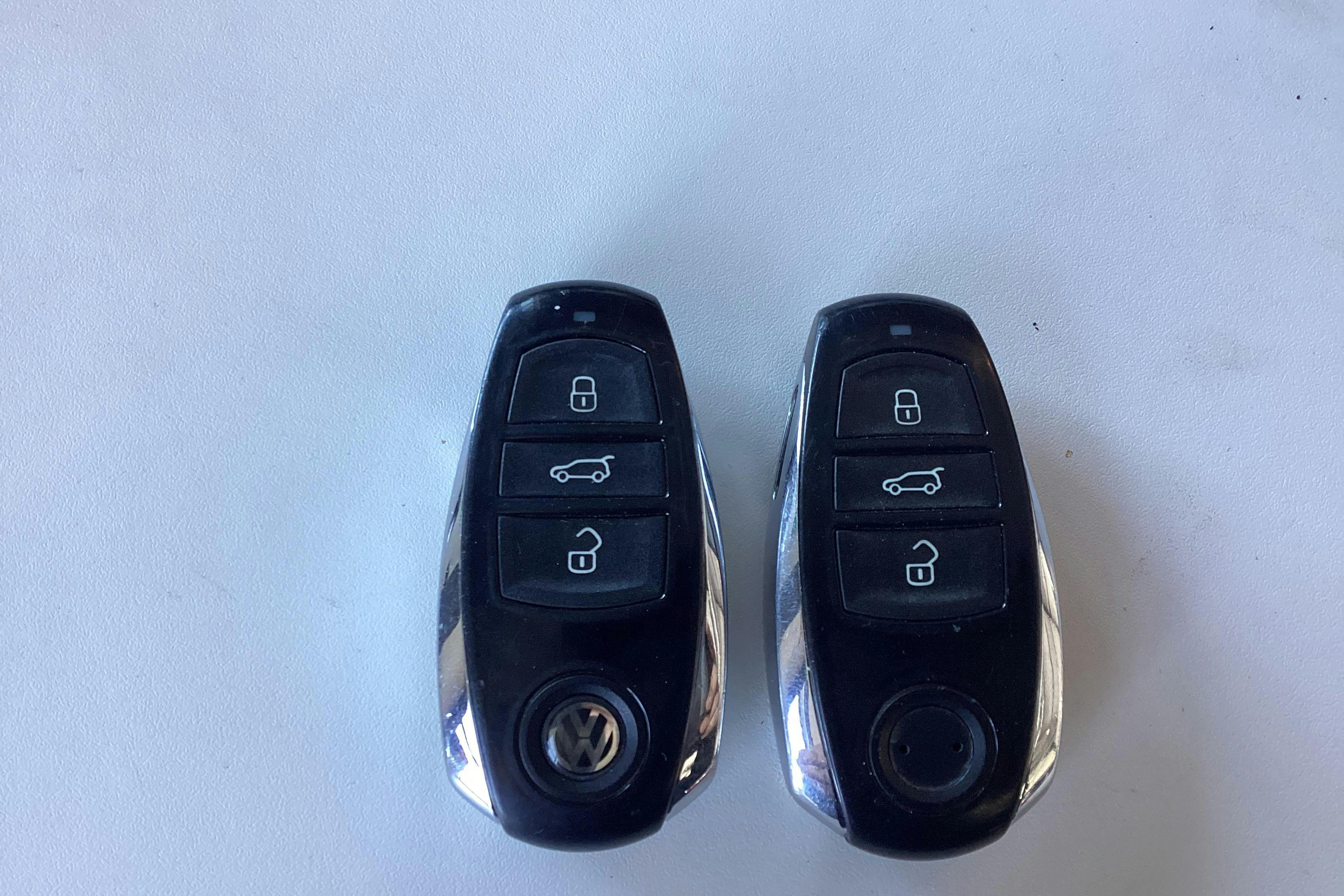 Presentationsfoto 20 av 20: VW Touareg V8 TDI (340hk) - 21 141 mil - Automat - vit - 2013