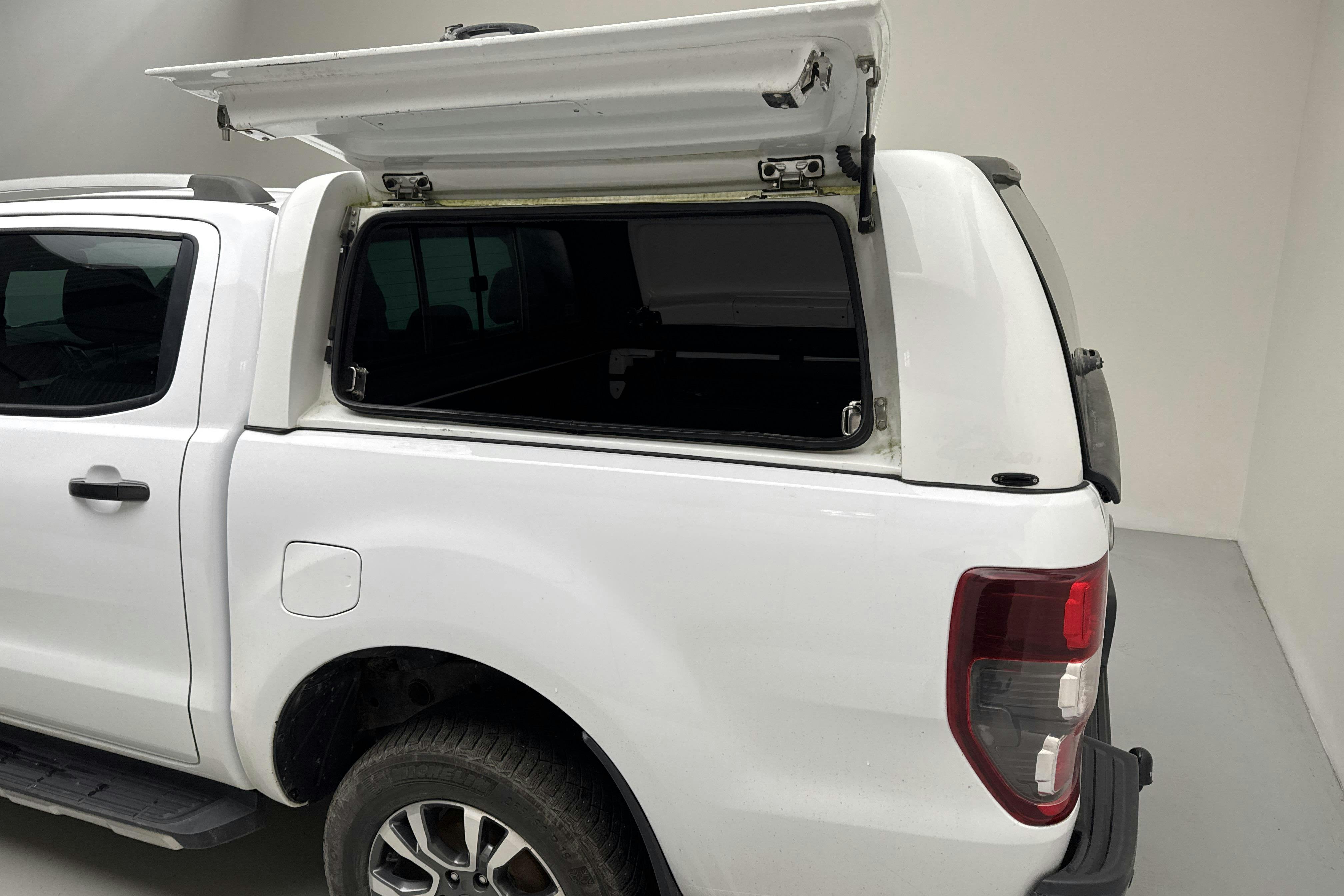 Presentationsfoto 15 av 15: Ford Ranger 2.0 TDCi 4WD (213hk) - 17 678 mil - Automat - vit - 2020