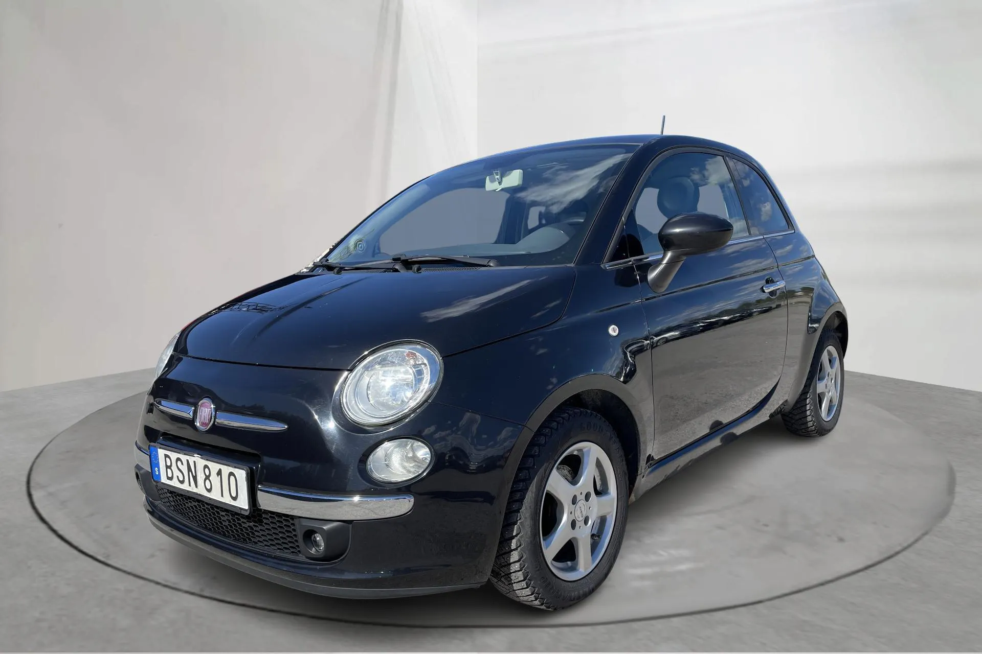 Presentationsfoto 1 av 16: Fiat 500 1.2 (69hk) - 7 441 mil - Manuell - svart - 2014