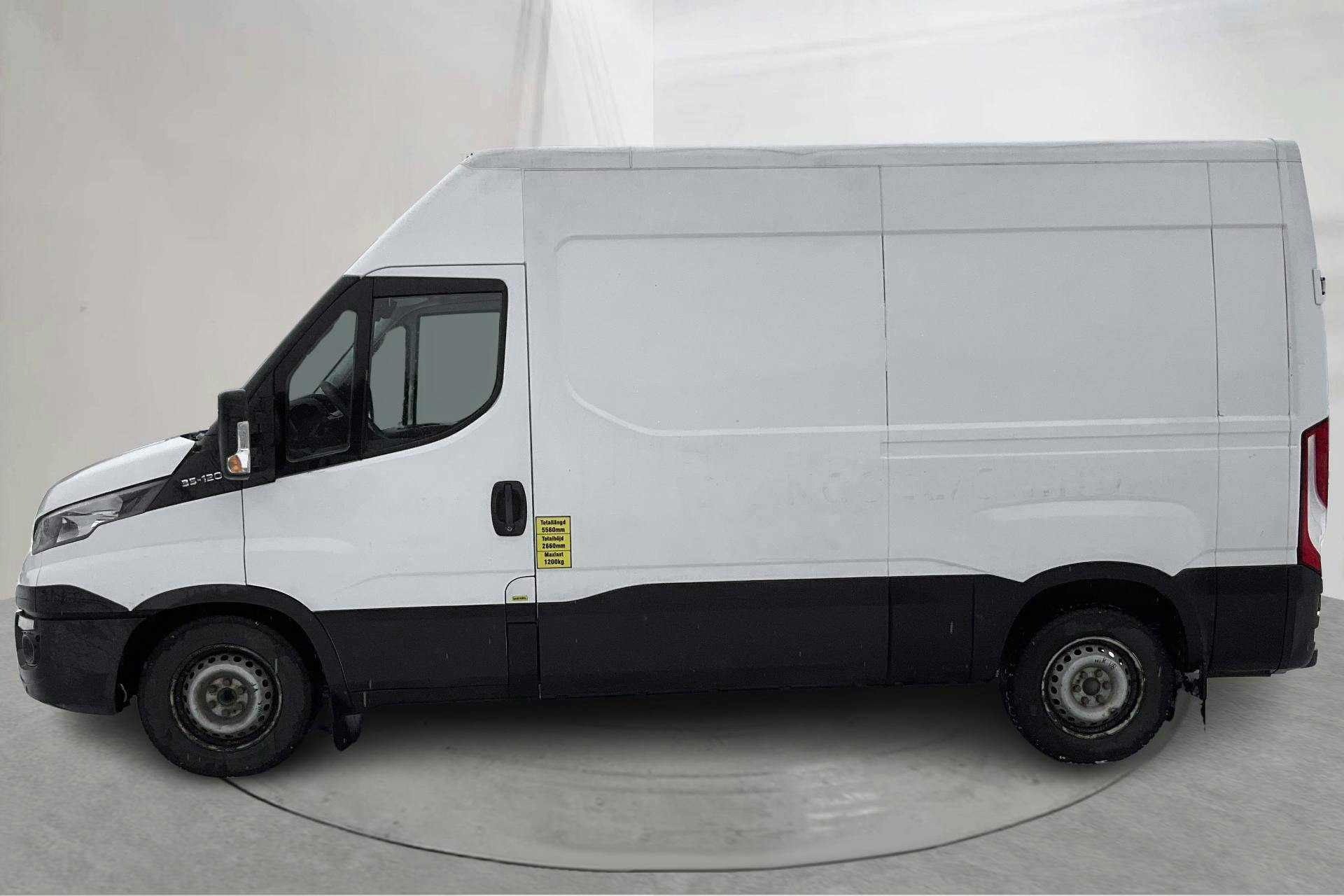 Presentation photo 2 of 15: Iveco Daily 35 2.3 (116hk) - 132 210 km - Automatic - white - 2018