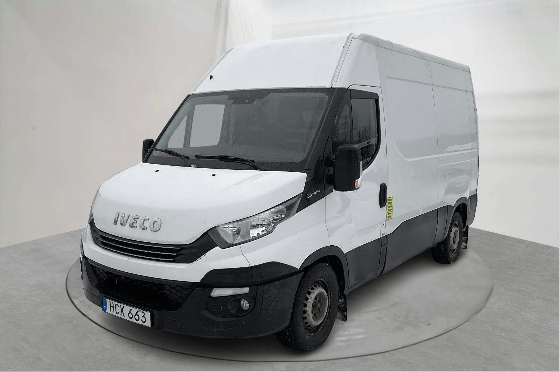 Presentation photo 1 of 15: Iveco Daily 35 2.3 (116hk) - 132 210 km - Automatic - white - 2018