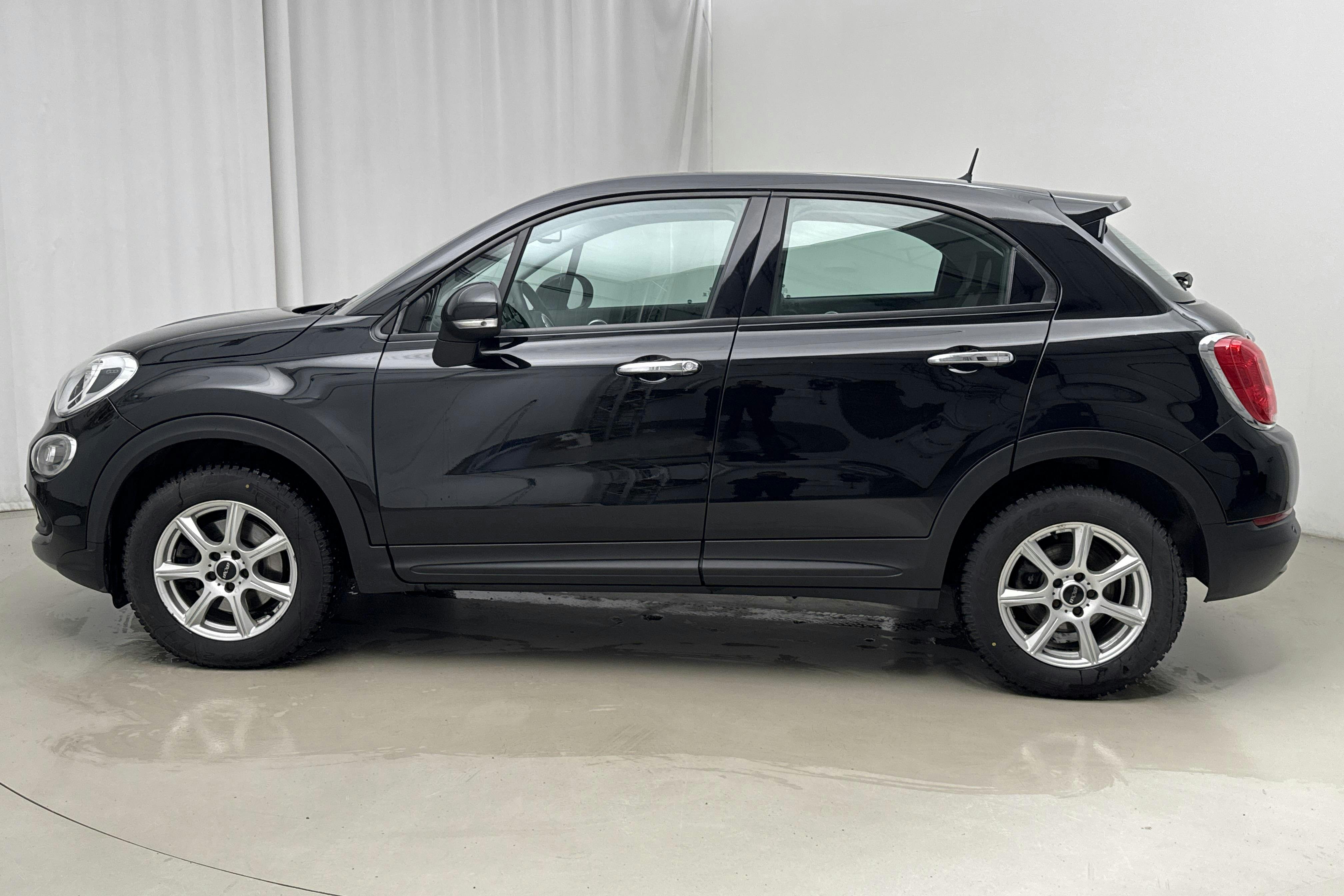 Presentation photo 2 of 12: Fiat 500X 1.6 E-torq (110hk) - 134 030 km - Manual - black - 2016