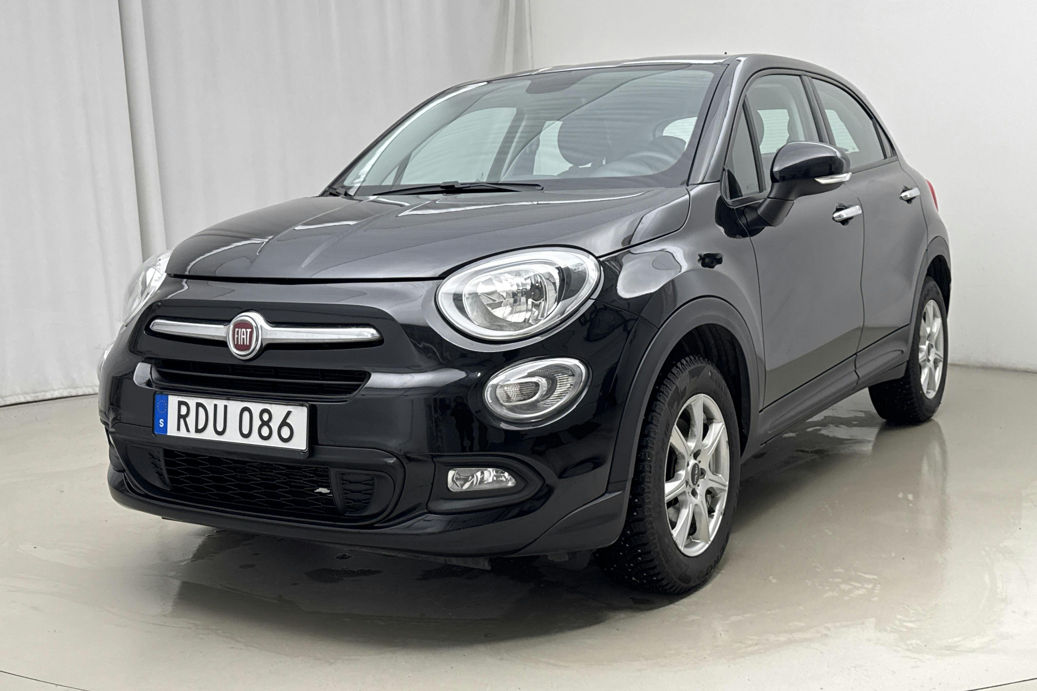 Presentation photo 1 of 12: Fiat 500X 1.6 E-torq (110hk) - 134 030 km - Manual - black - 2016