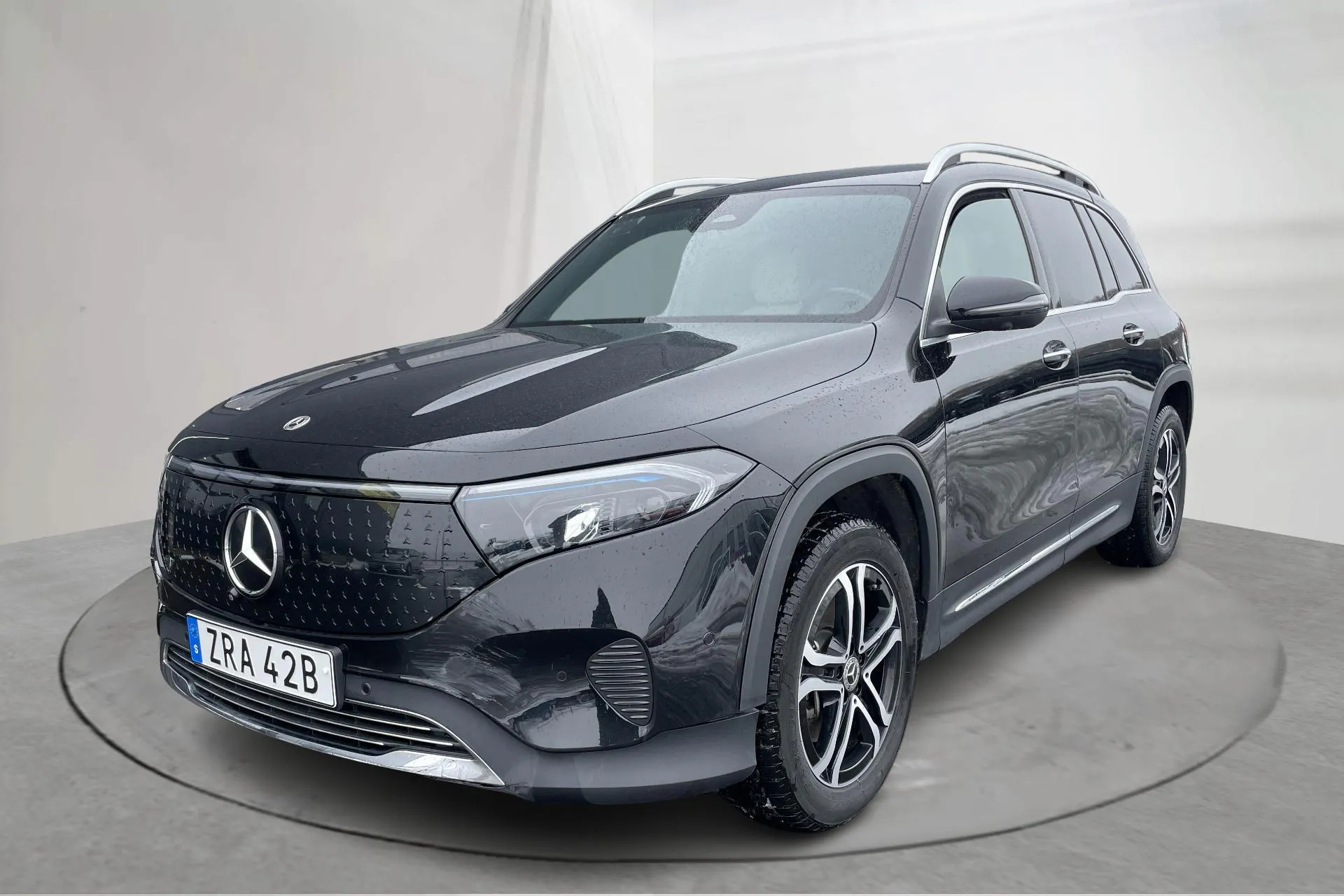 Presentation photo 1 of 17: Mercedes EQB 250+ X243 (190hk) - 143 960 km - Automatic - black - 2024