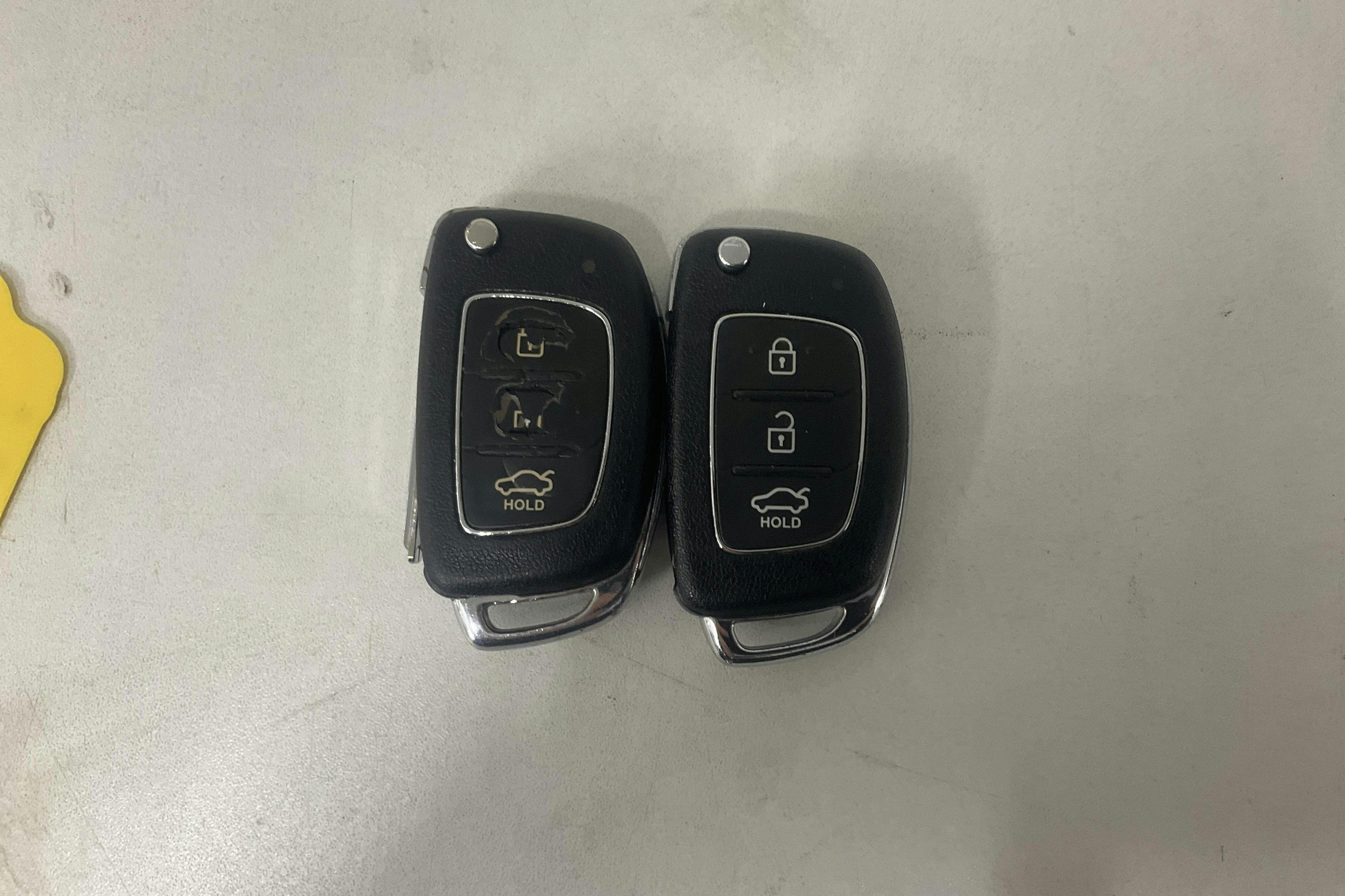 Presentation photo 13 of 13: Hyundai i40 1.7 CRDi Kombi (136hk) - 259 640 km - Automatic - silver - 2014