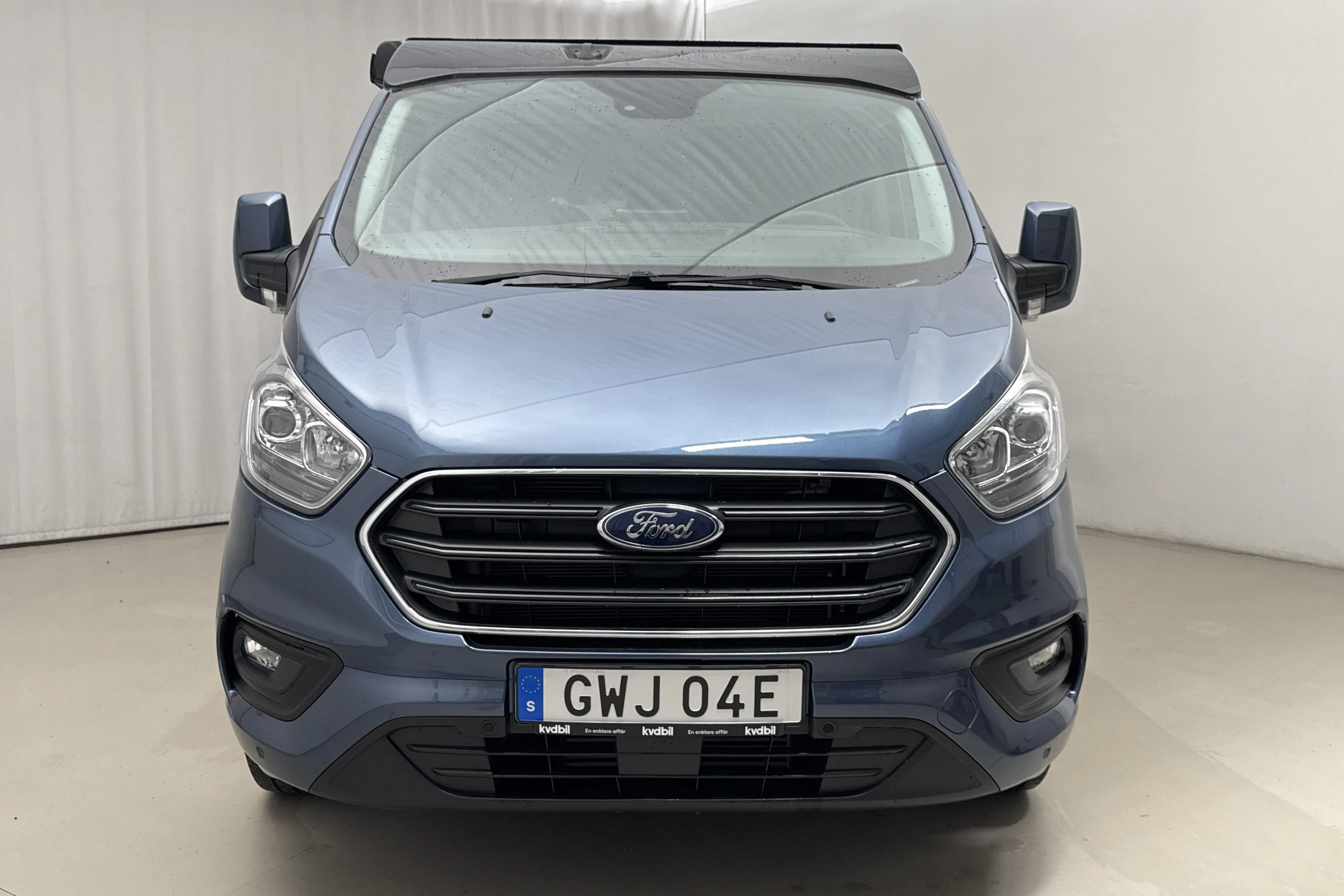 Presentationsfoto 2 av 20: Ford KARMANN DUNCAN 545 Campingbil - 52 mil - Automat - blå - 2023